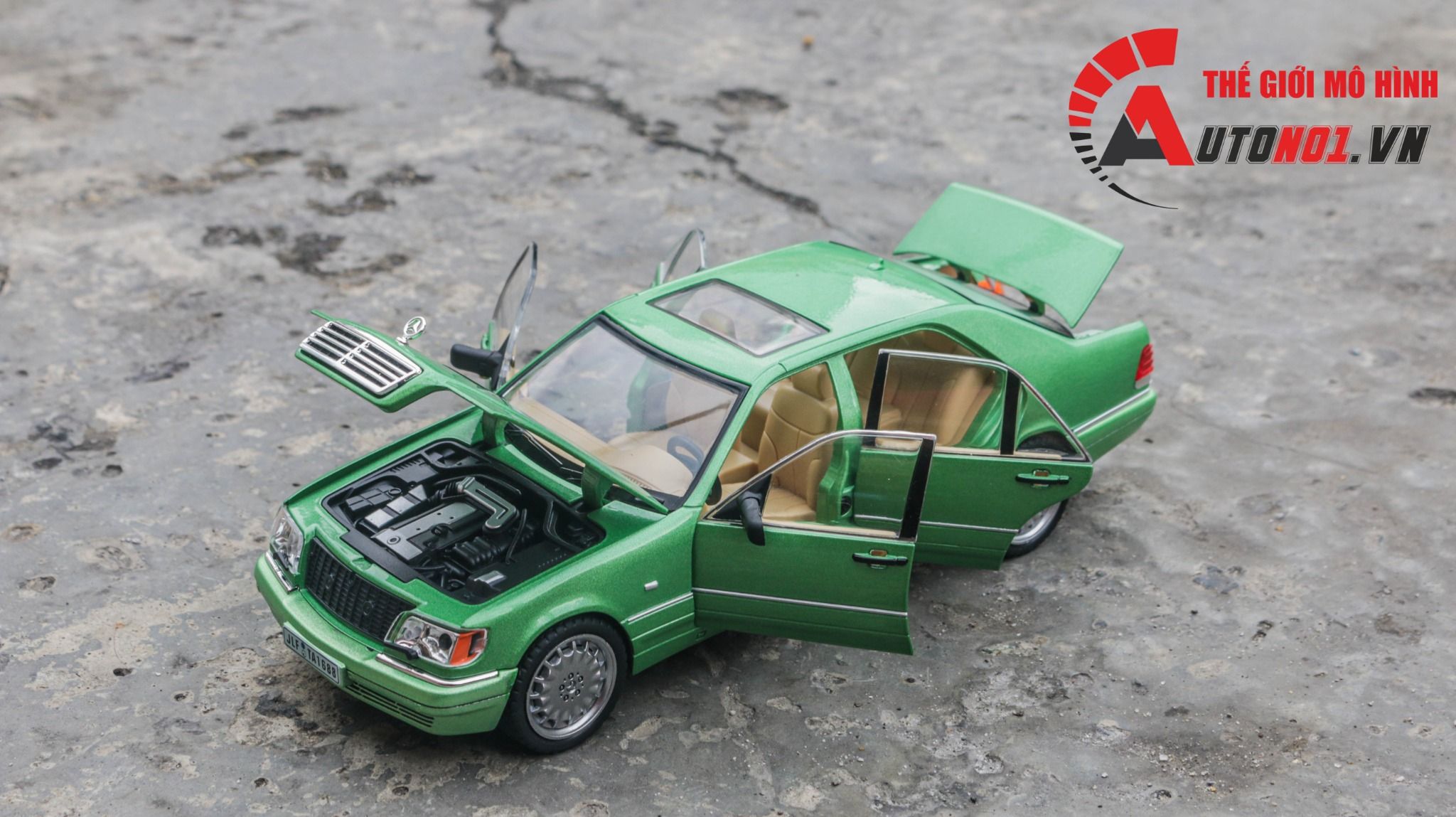 Mô hình xe cổ Mercedes-Benz W140 320SEL full open - full kính - đánh lái được - có đèn và âm thanh tỉ lệ 1:24 Jinlifang OT468