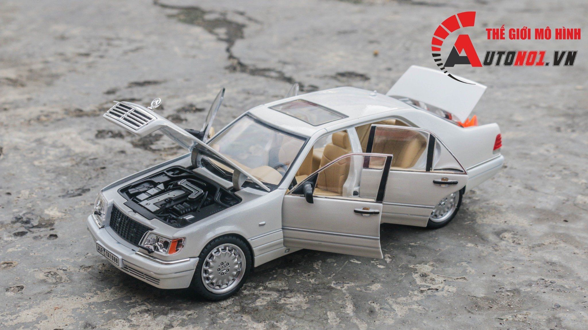 Mô hình xe cổ Mercedes-Benz W140 320SEL full open - full kính - đánh lái được - có đèn và âm thanh tỉ lệ 1:24 Jinlifang OT468