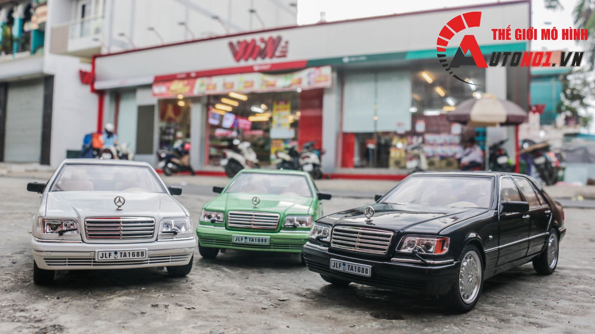 Mô hình xe cổ Mercedes-Benz W140 320SEL full open - full kính - đánh lái được - có đèn và âm thanh tỉ lệ 1:24 Jinlifang OT468