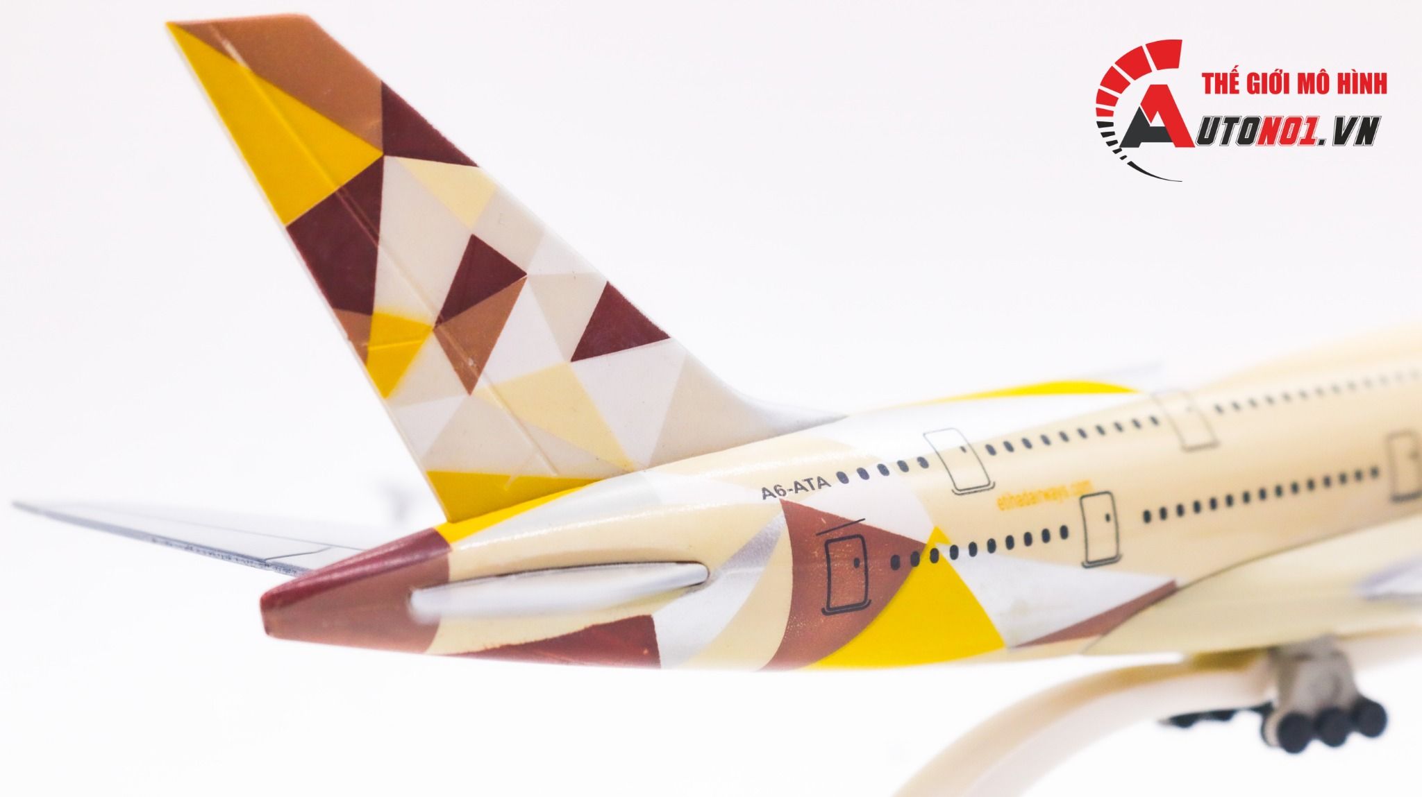 Mô hình máy bay Abu Dhab Ả Rập Etihad Airbus A380 có bánh xe 20cm MB20051
