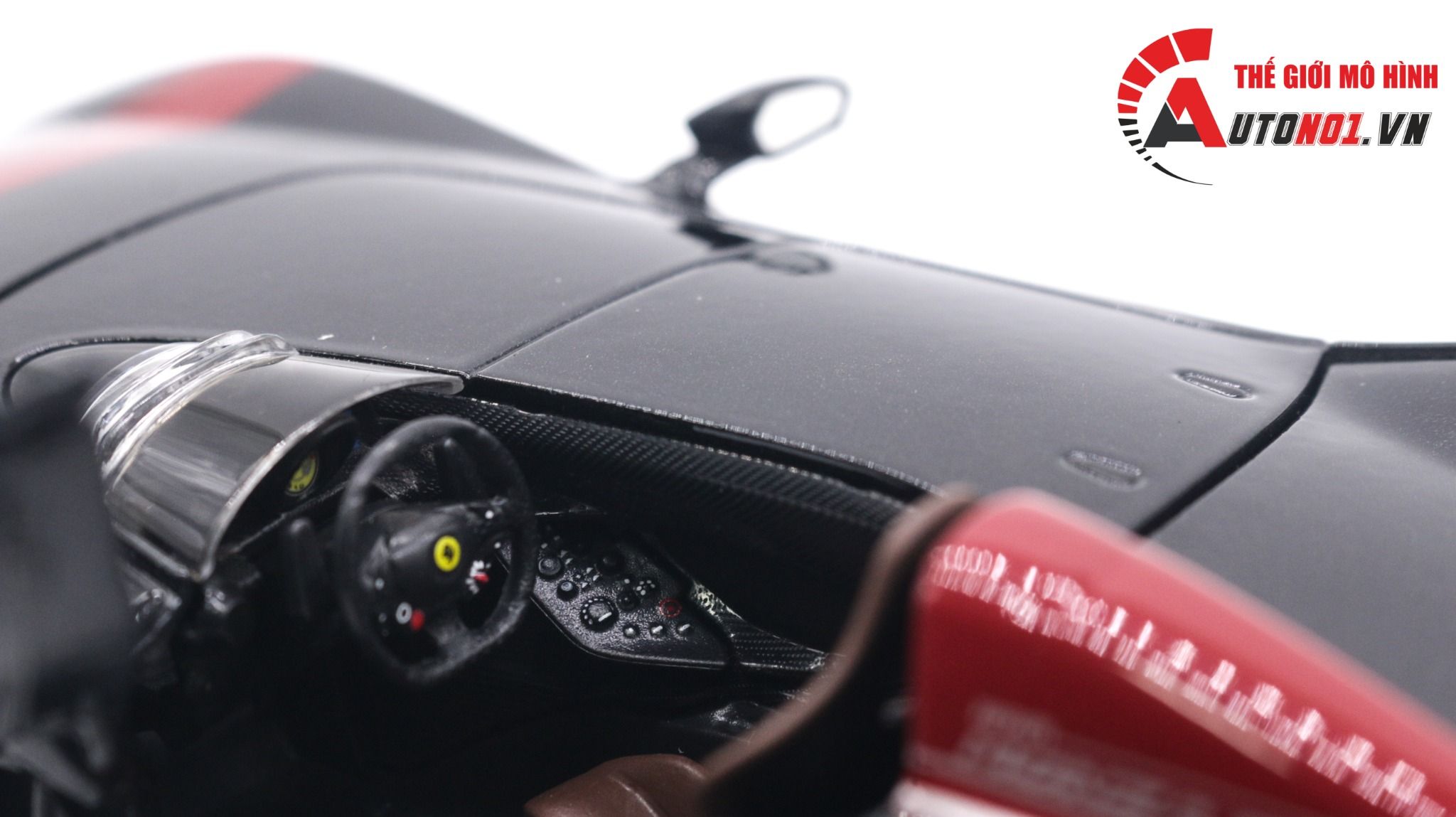 Mô hình xe Ferrari Monza Sp1 Sports tỉ lệ 1:24 black Bburago 18-26027 BK OT037