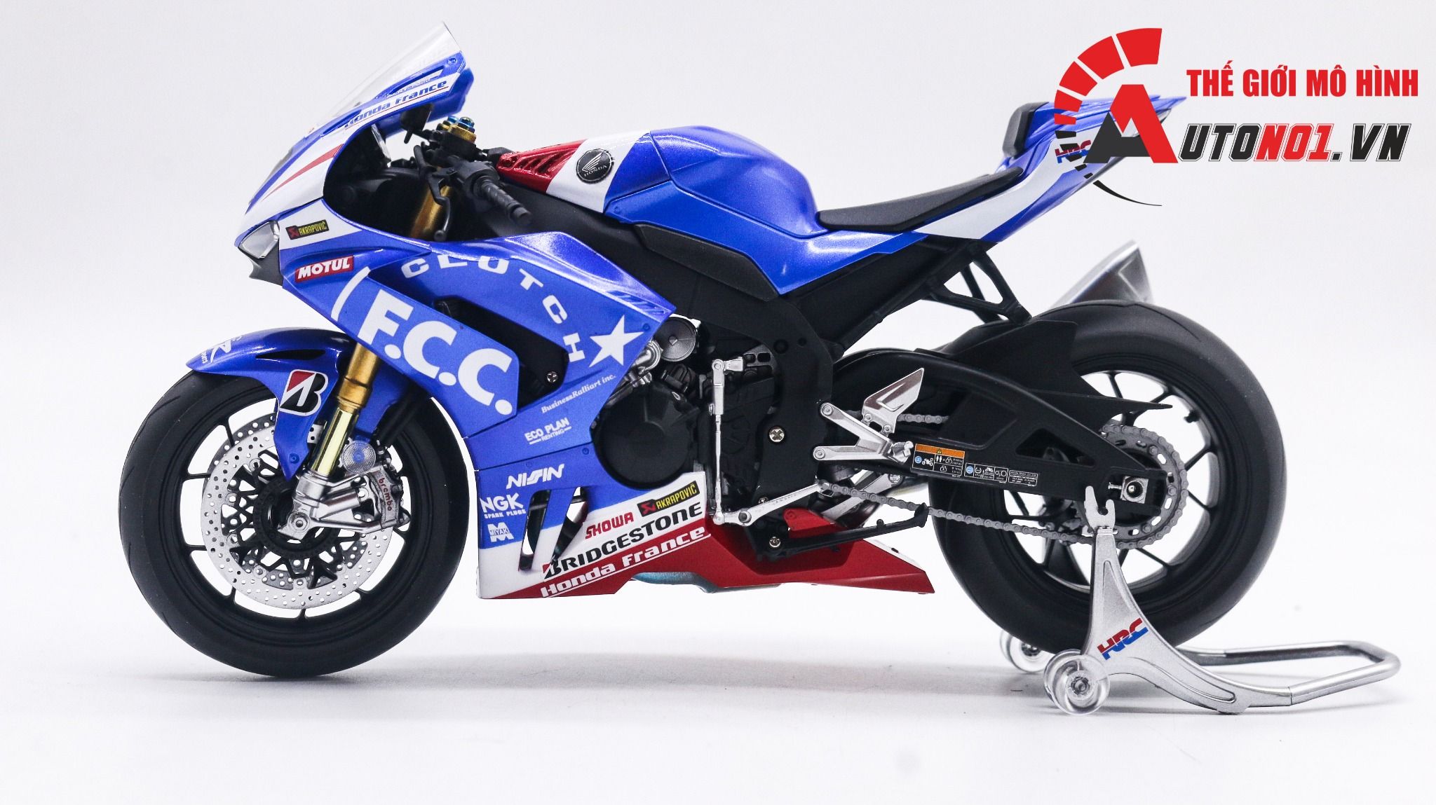 Mô hình xe cao cấp Honda CBR1000RR F.C.D TSR France 2020 1:12 Tamiya D097D