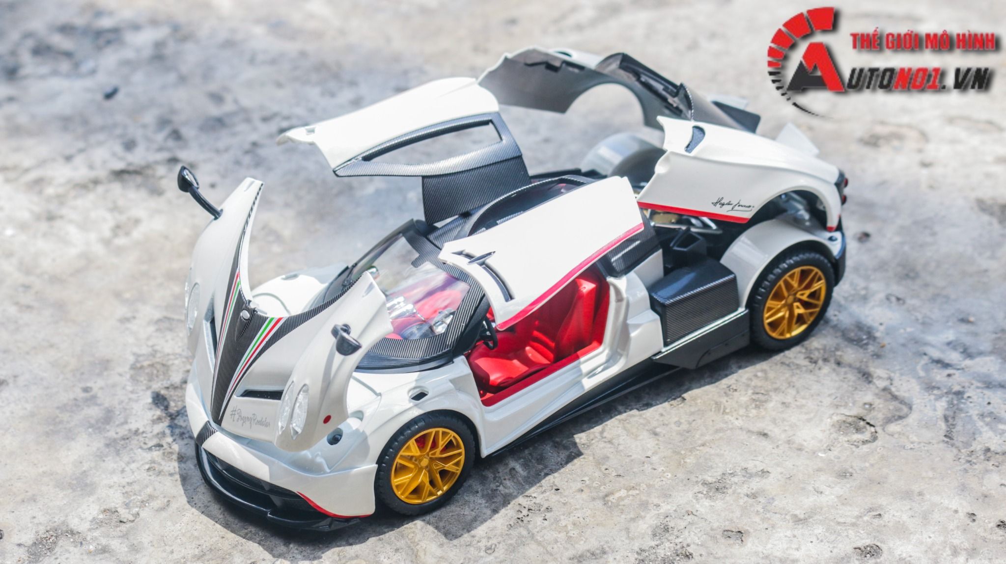 Mô hình xe Pagani Huayra Dinastia phun khói - đánh lái được - full open tỉ lệ 1:24 Chezhi OT479