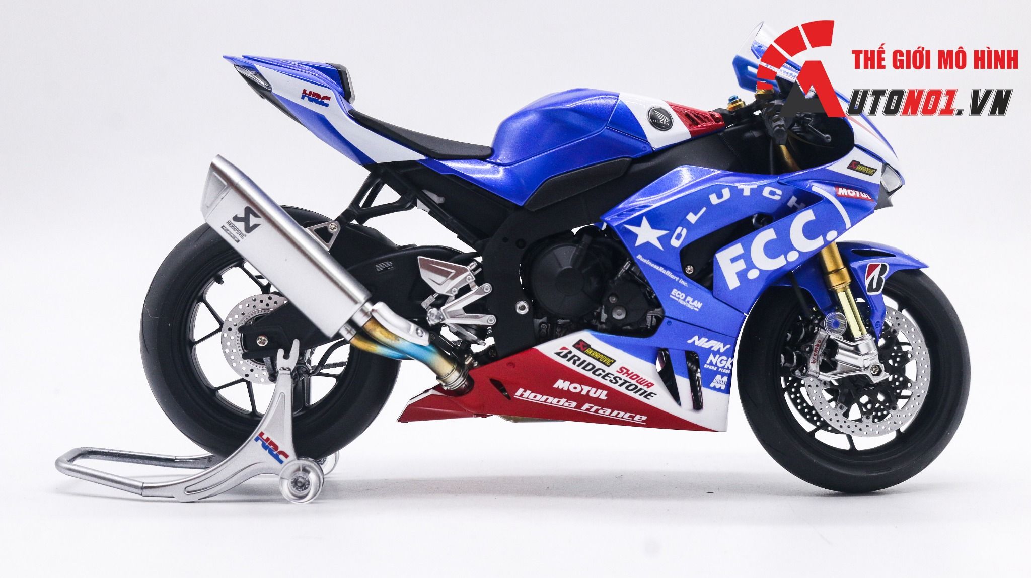 Mô hình xe cao cấp Honda CBR1000RR F.C.D TSR France 2020 1:12 Tamiya D097D