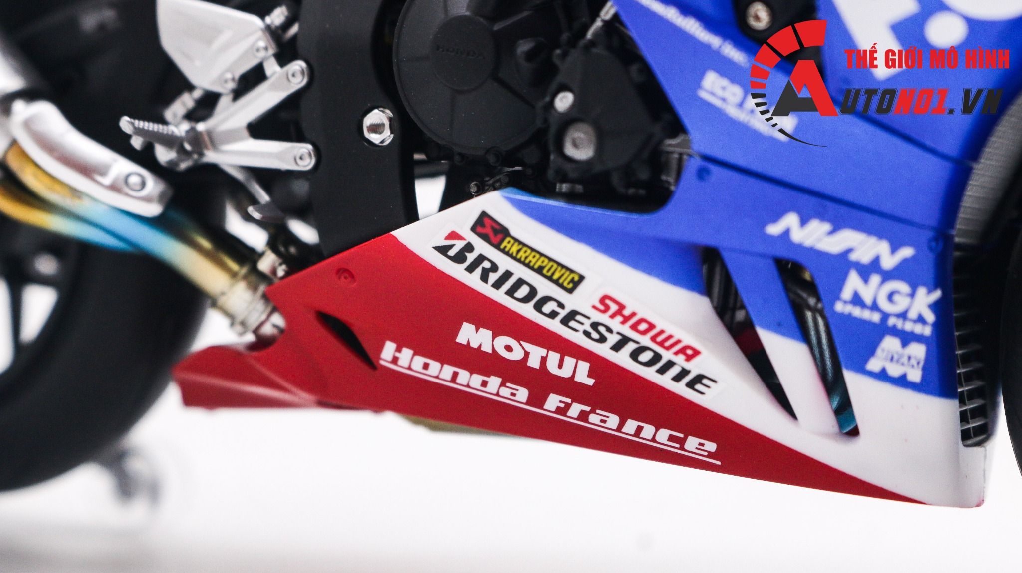 Mô hình xe cao cấp Honda CBR1000RR F.C.D TSR France 2020 1:12 Tamiya D097D