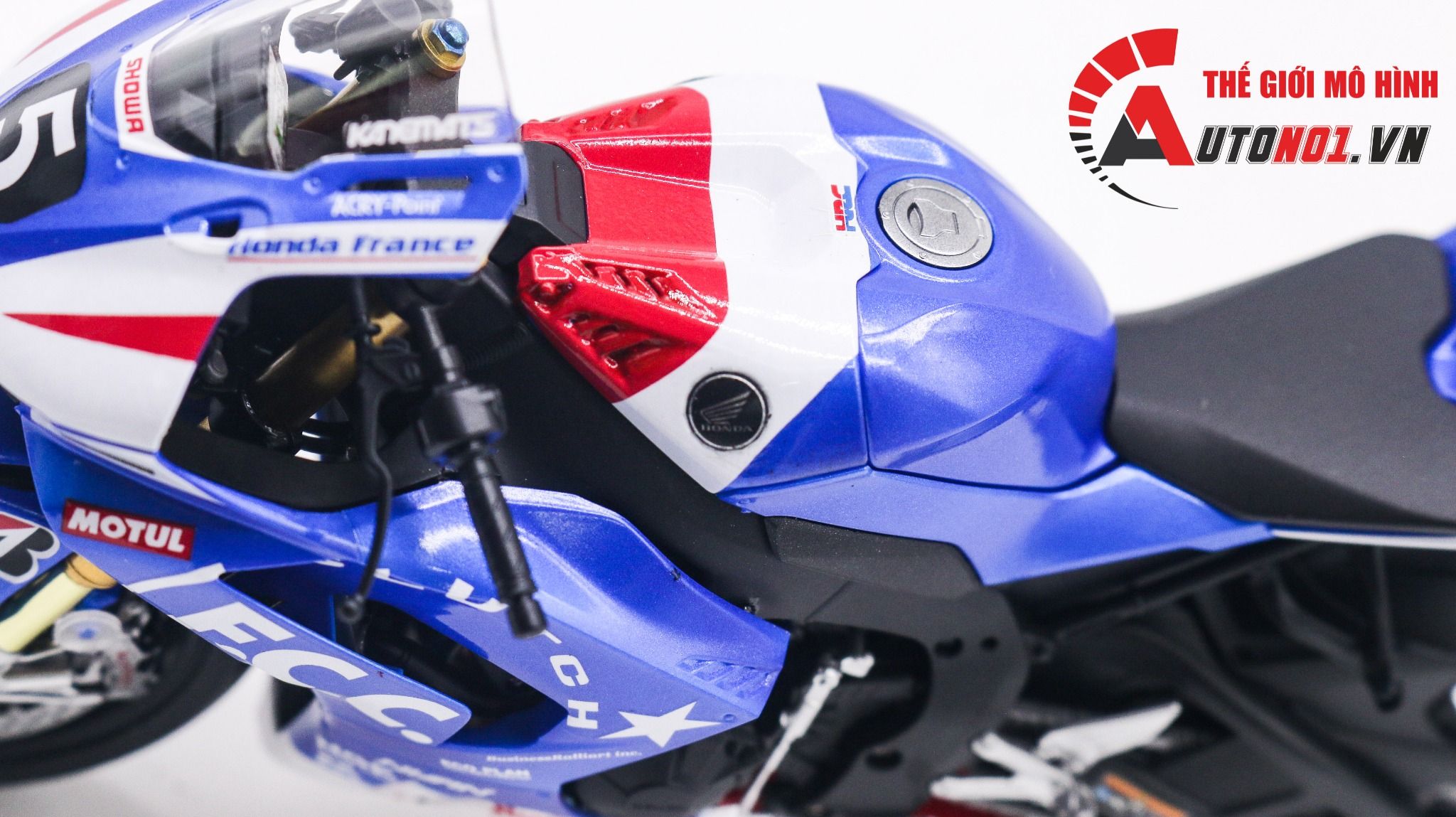 Mô hình xe cao cấp Honda CBR1000RR F.C.D TSR France 2020 1:12 Tamiya D097D