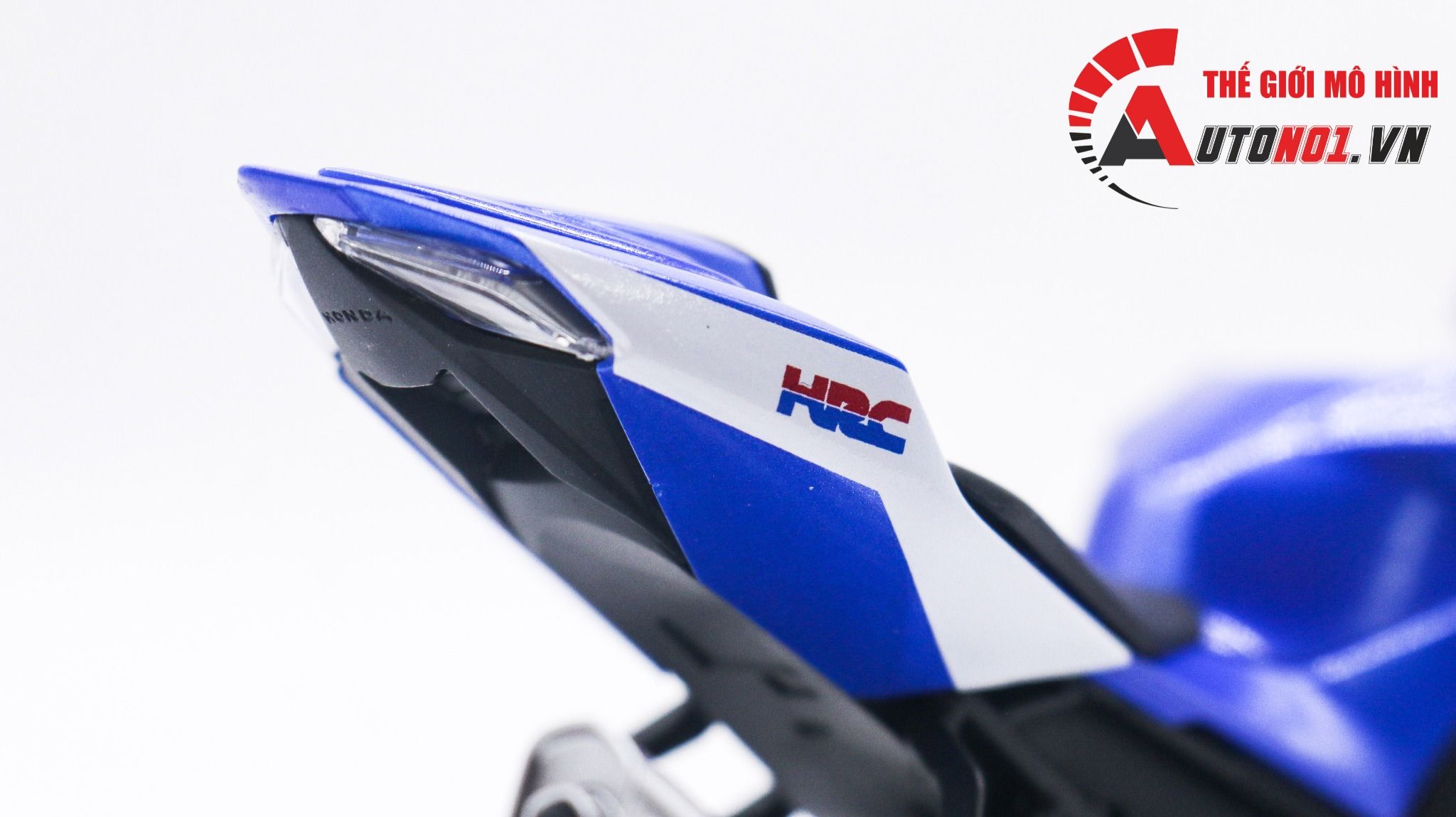  Mô hình xe cao cấp Honda CBR1000RR F.C.D TSR France 2020 1:12 Tamiya D097D 