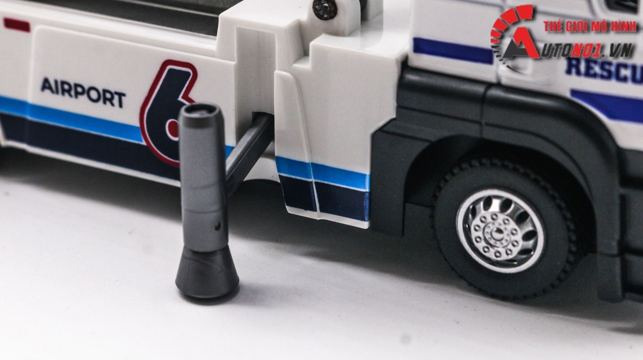 Mô hình xe thang trượt sân bay có âm thanh - đèn tỉ lệ 1:32 Ty model OT488
