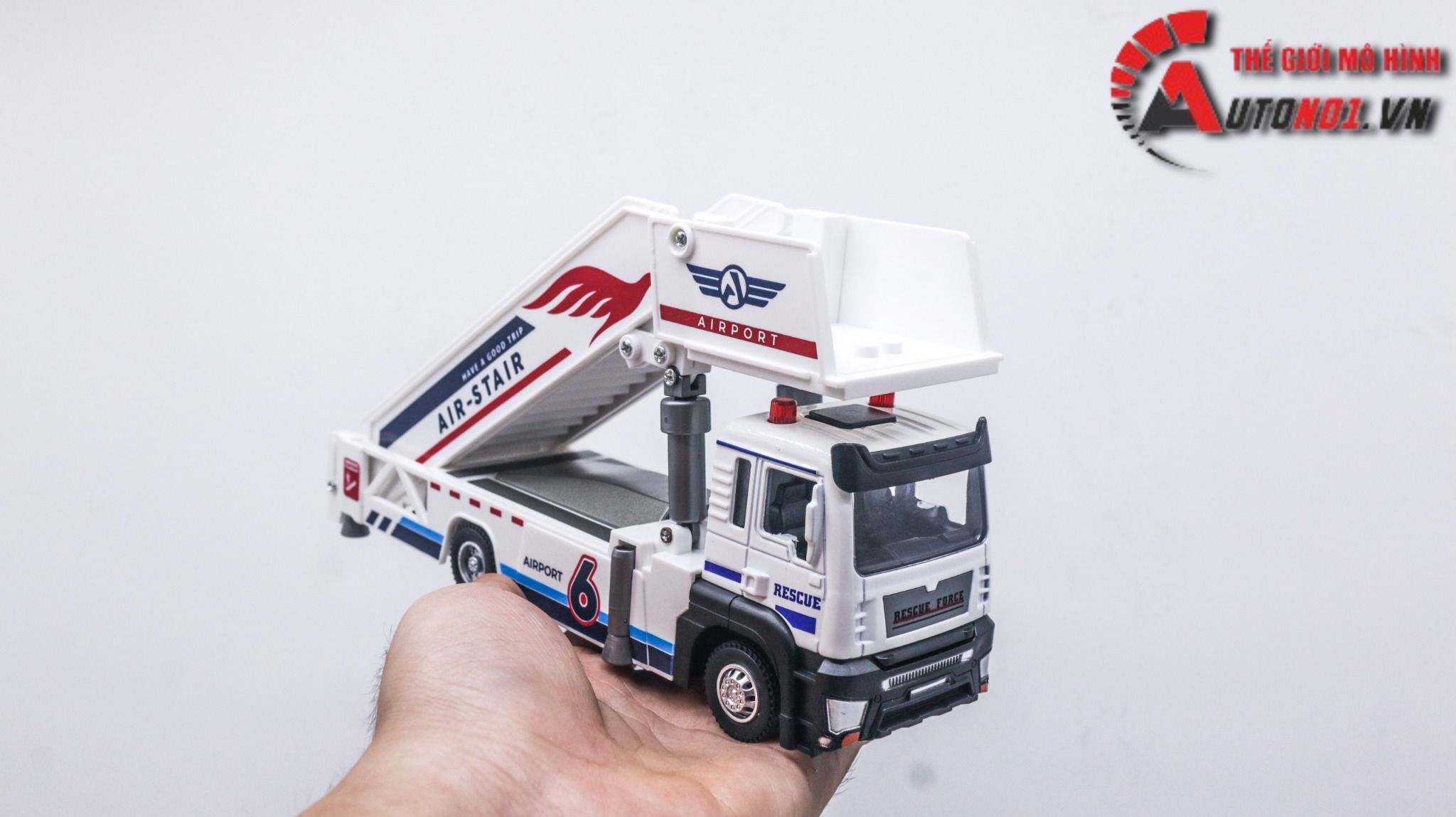 Mô hình xe thang trượt sân bay có âm thanh - đèn tỉ lệ 1:32 Ty model OT488