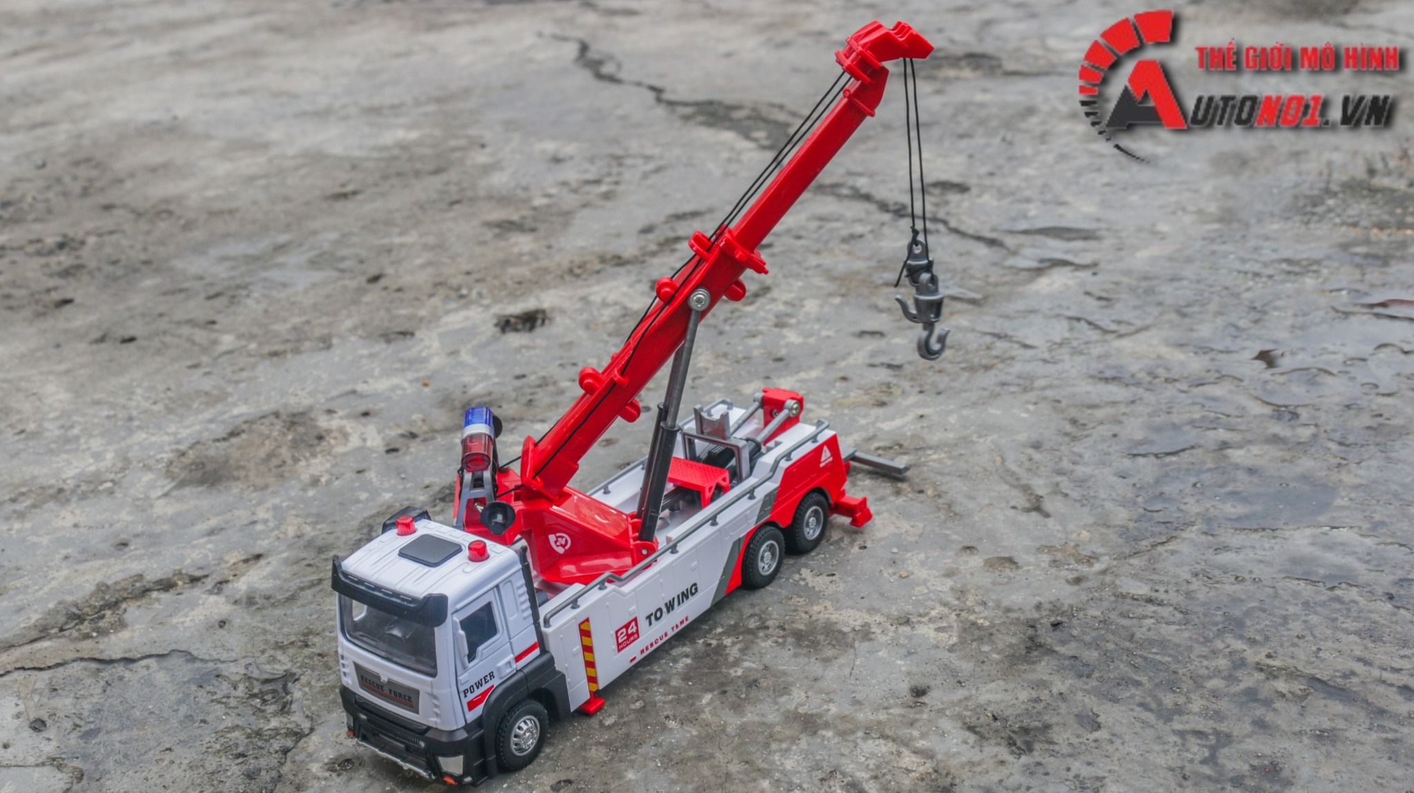 Mô hình xe cứu hộ cần móc bằng hợp kim tỉ lệ 1:32 Alloy Model OT476