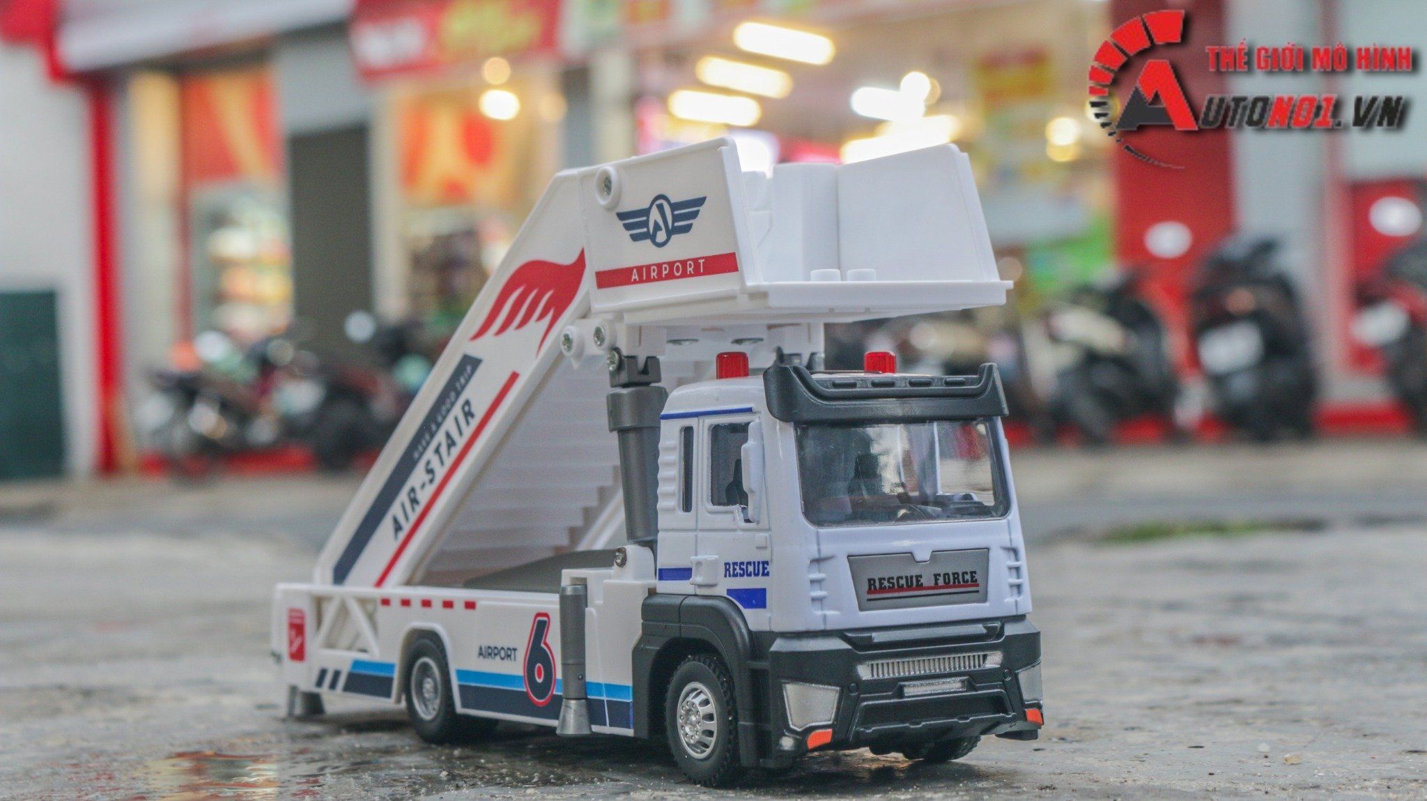 Mô hình xe thang trượt sân bay có âm thanh - đèn tỉ lệ 1:32 Ty model OT488