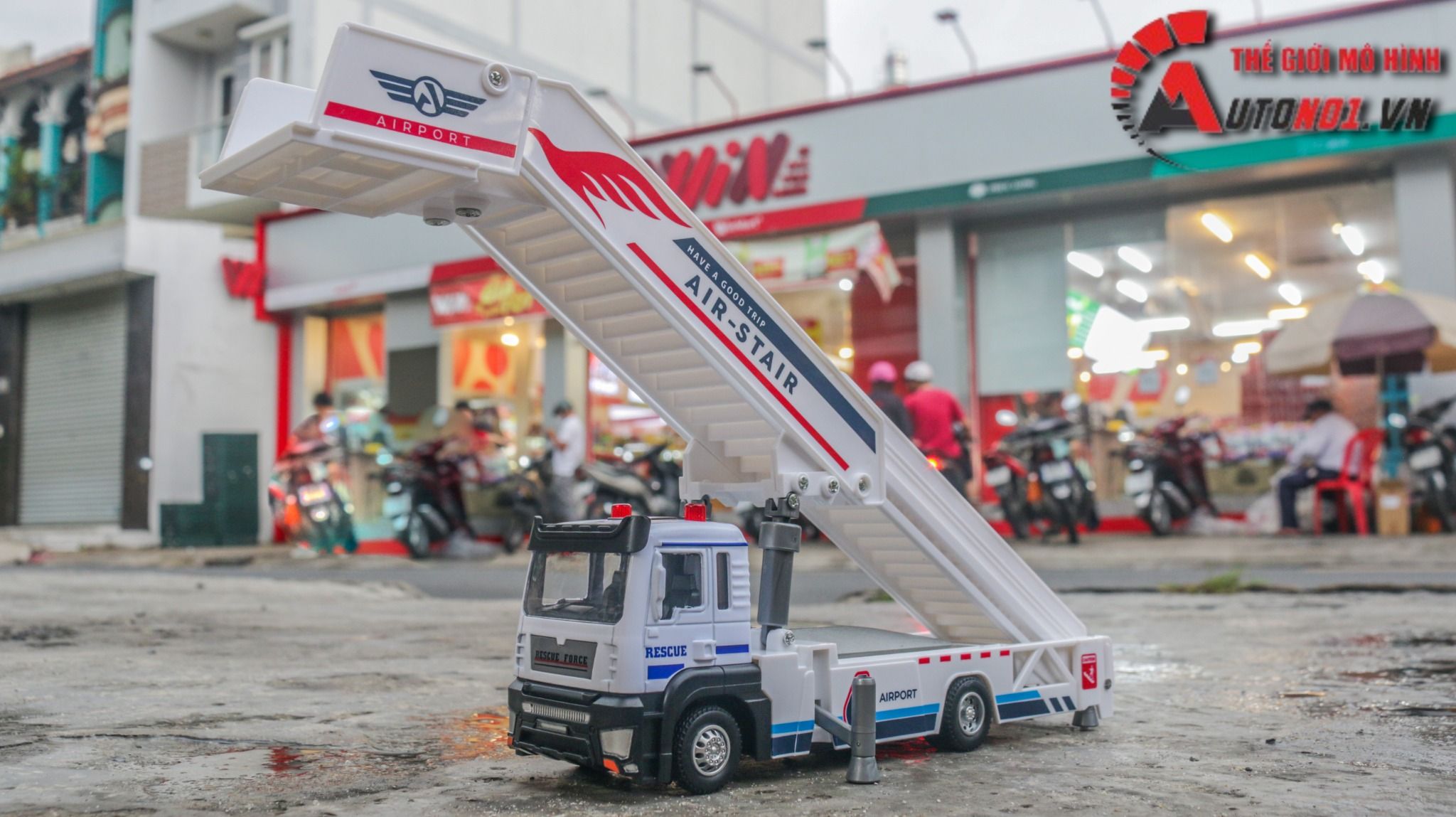 Mô hình xe thang trượt sân bay có âm thanh - đèn tỉ lệ 1:32 Ty model OT488