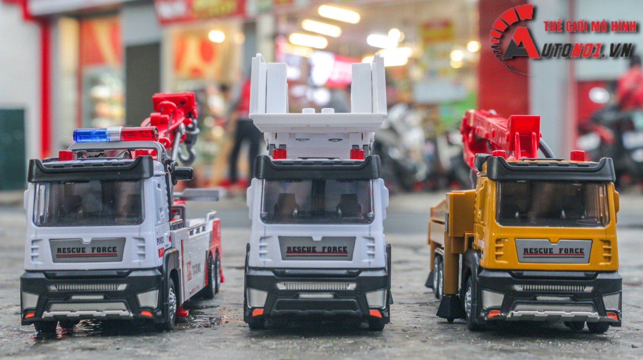 Mô hình xe công trình bơm bê tông full open - đầu kim loại - phun nước - có âm thanh - đèn tỉ lệ 1:32 Ty model OT509