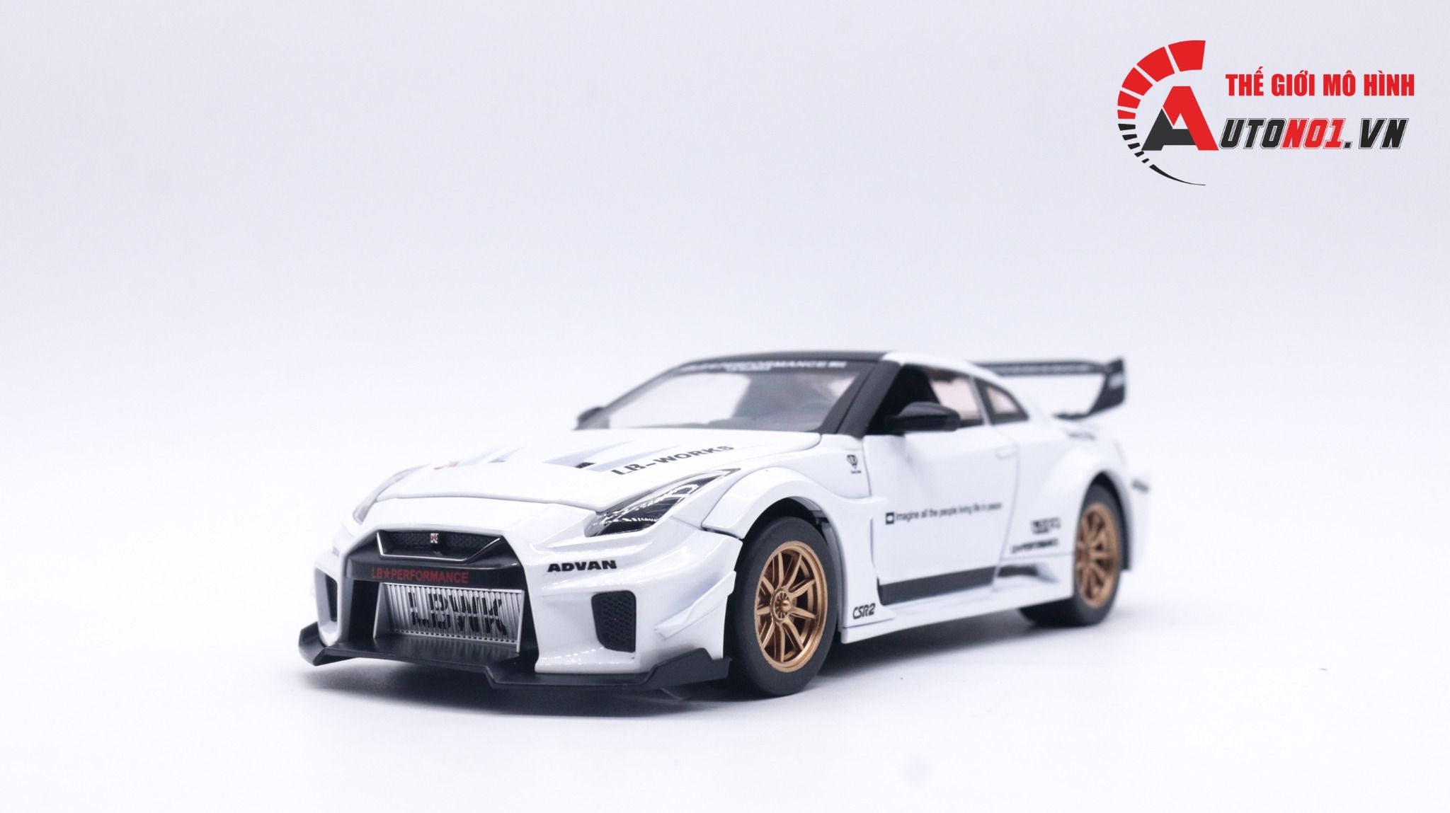 Mô hình xe Nissan GTR R35 CSR2 full open , có đèn , âm thanh 1:24 Alloy OT054