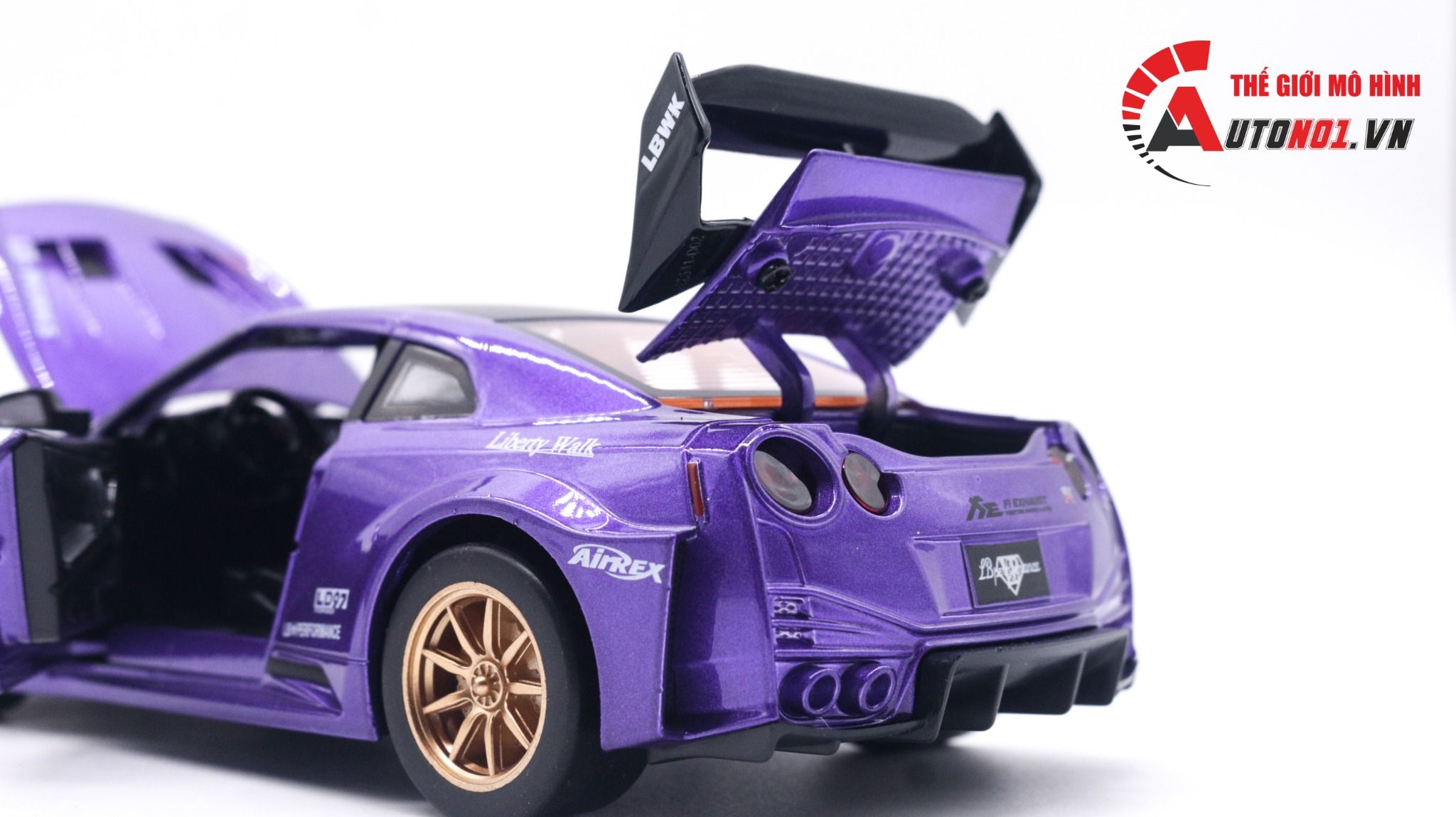 Mô hình xe Nissan GTR R35 CSR2 full open , có đèn , âm thanh 1:24 Alloy OT054