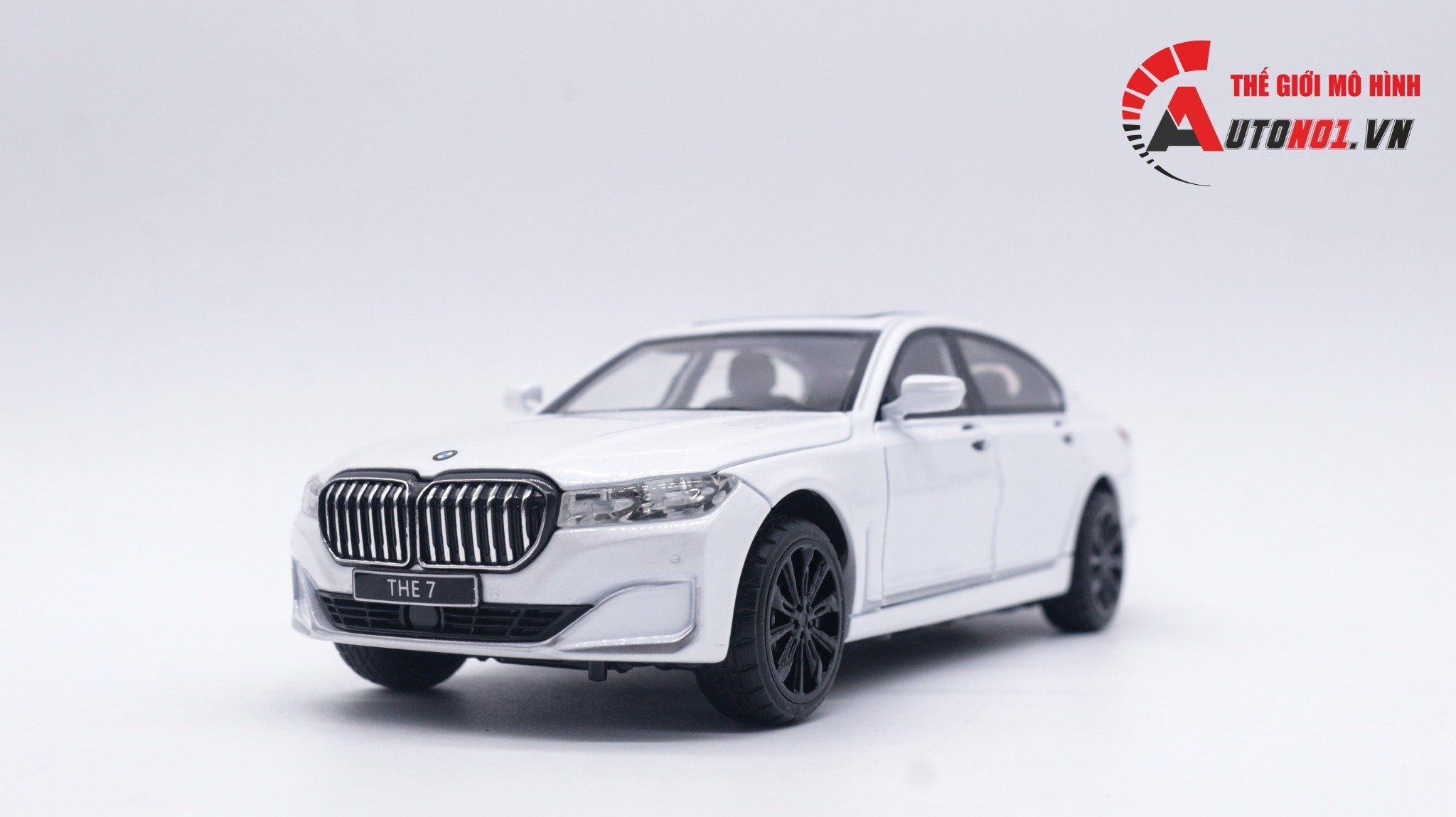 Mô hình xe BMW 760LI full kính full open tỉ lệ 1:24 Chimei model OT034