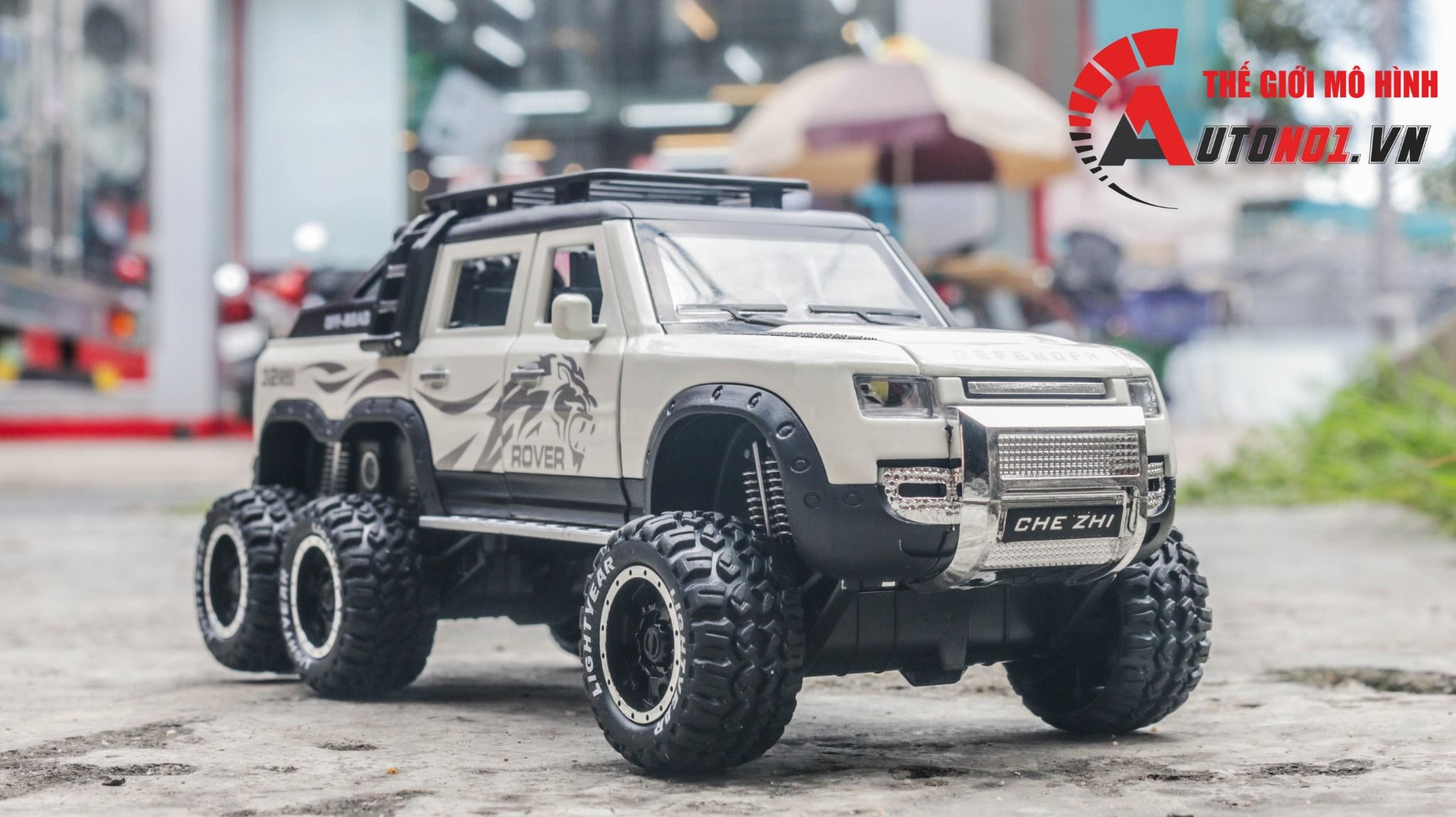 Mô hình xe Land Rover Defender 6x6 Offroad có đèn có âm thanh tỉ lệ 1:24 Chezhi OT430