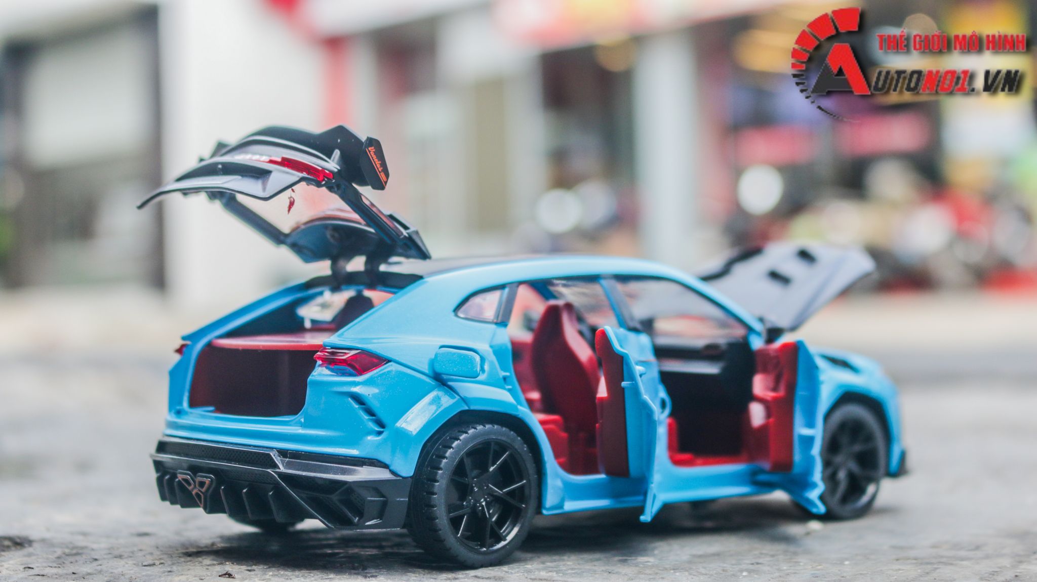 Mô hình xe Lamborghini Urus full open-có đèn-âm thanh tỉ lệ 1:24 Alloy Model OT518