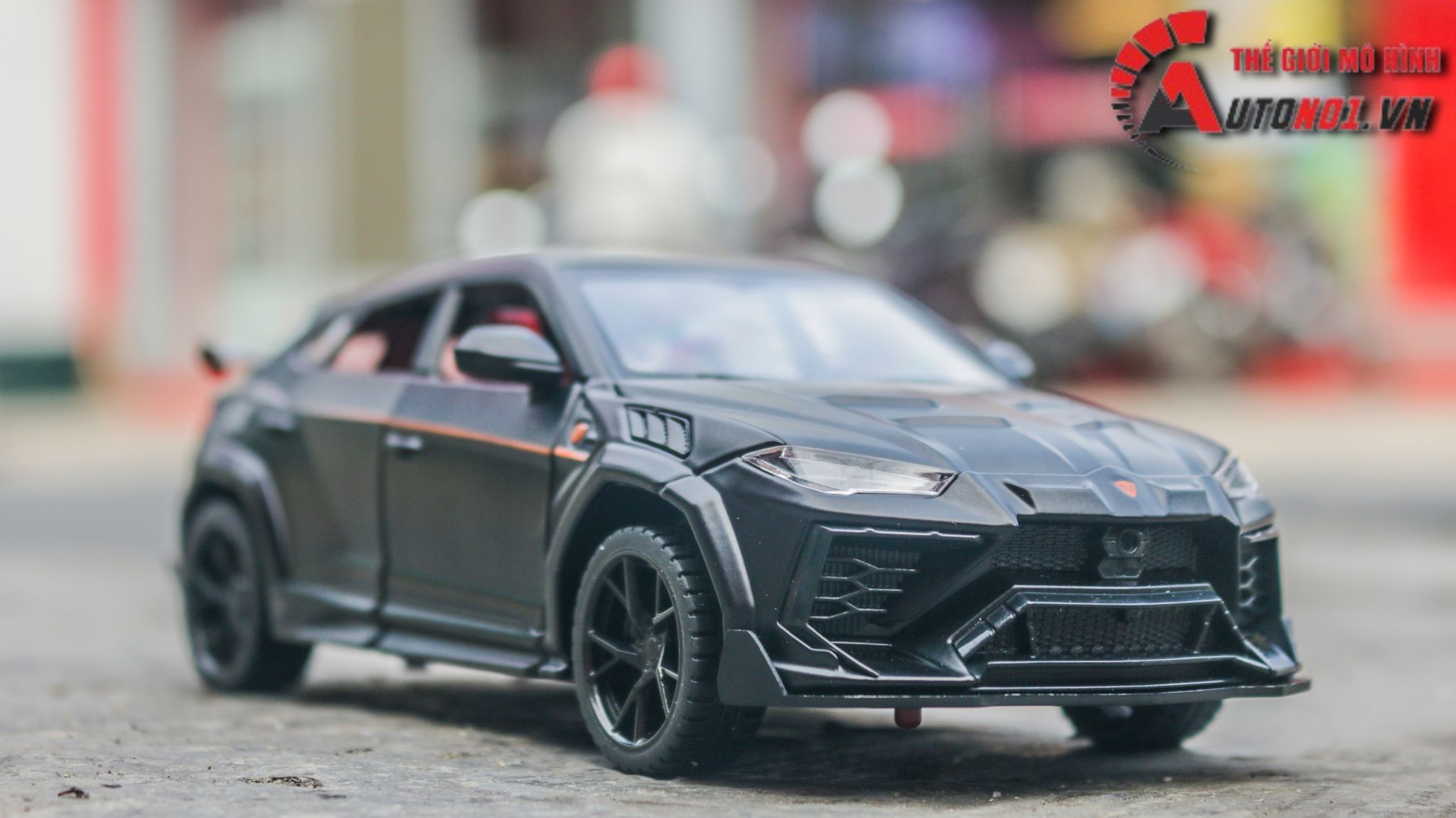 Mô hình xe Lamborghini Urus full open-có đèn-âm thanh tỉ lệ 1:24 Alloy Model OT518