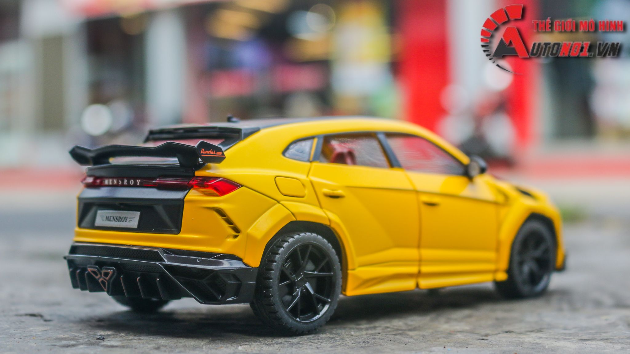 Mô hình xe Lamborghini Urus full open-có đèn-âm thanh tỉ lệ 1:24 Alloy Model OT518