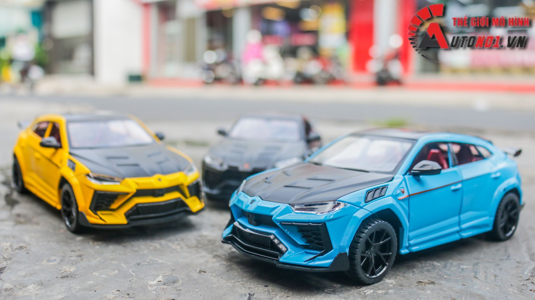 Mô hình xe Lamborghini Urus full open-có đèn-âm thanh tỉ lệ 1:24 Alloy Model OT518