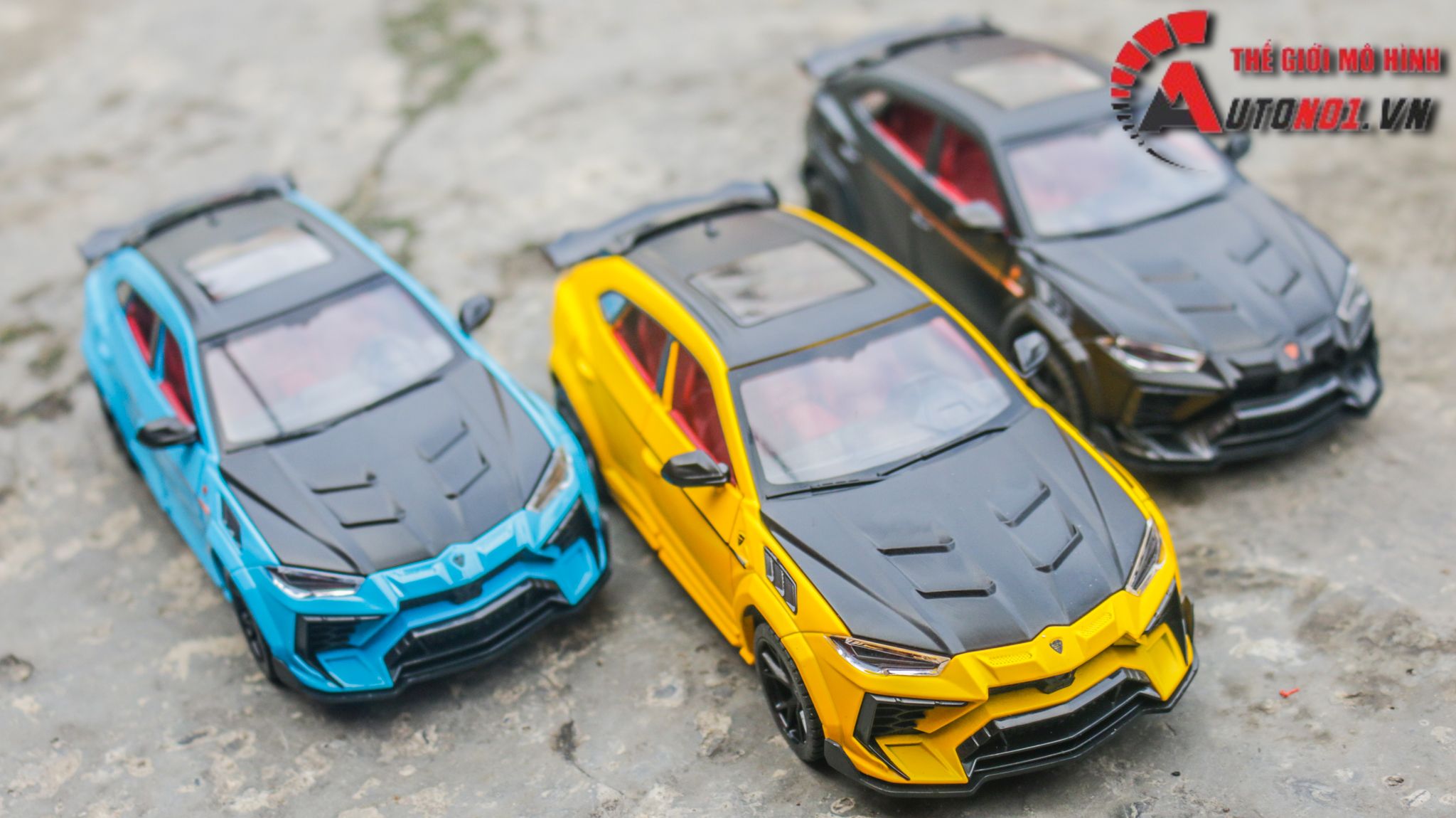Mô hình xe Lamborghini Urus full open-có đèn-âm thanh tỉ lệ 1:24 Alloy Model OT518