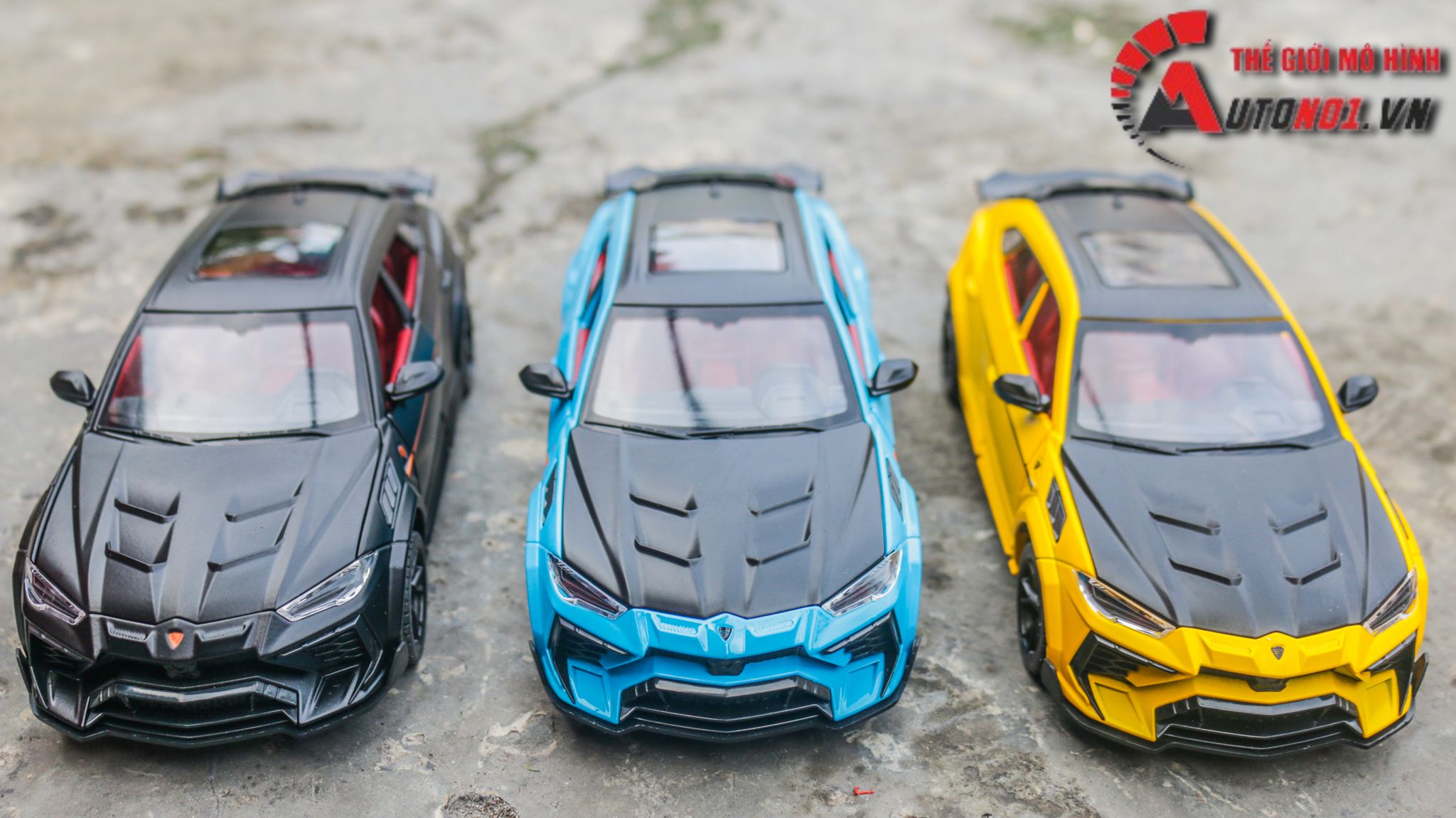 Mô hình xe Lamborghini Urus full open-có đèn-âm thanh tỉ lệ 1:24 Alloy Model OT518