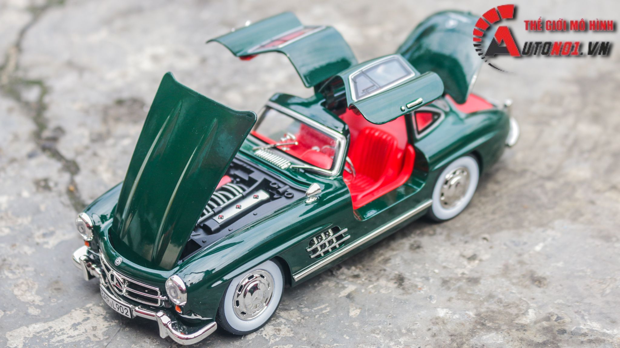 Mô hình xe Mercedes-Benz 300SL full open có đèn có âm thanh đánh lái được tỉ lệ 1:24 Chezhi OT513