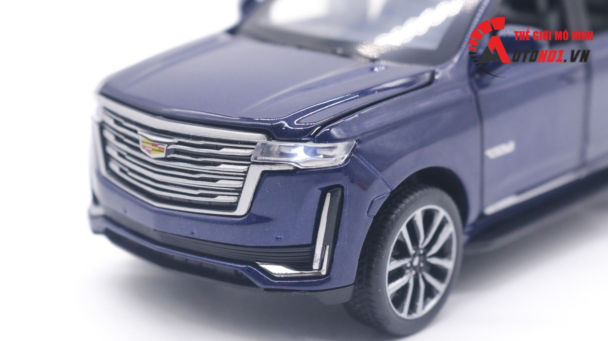 Mô hình xe ô tô Cadillac Escalade tỉ lệ 1:32 Alloy model OT052
