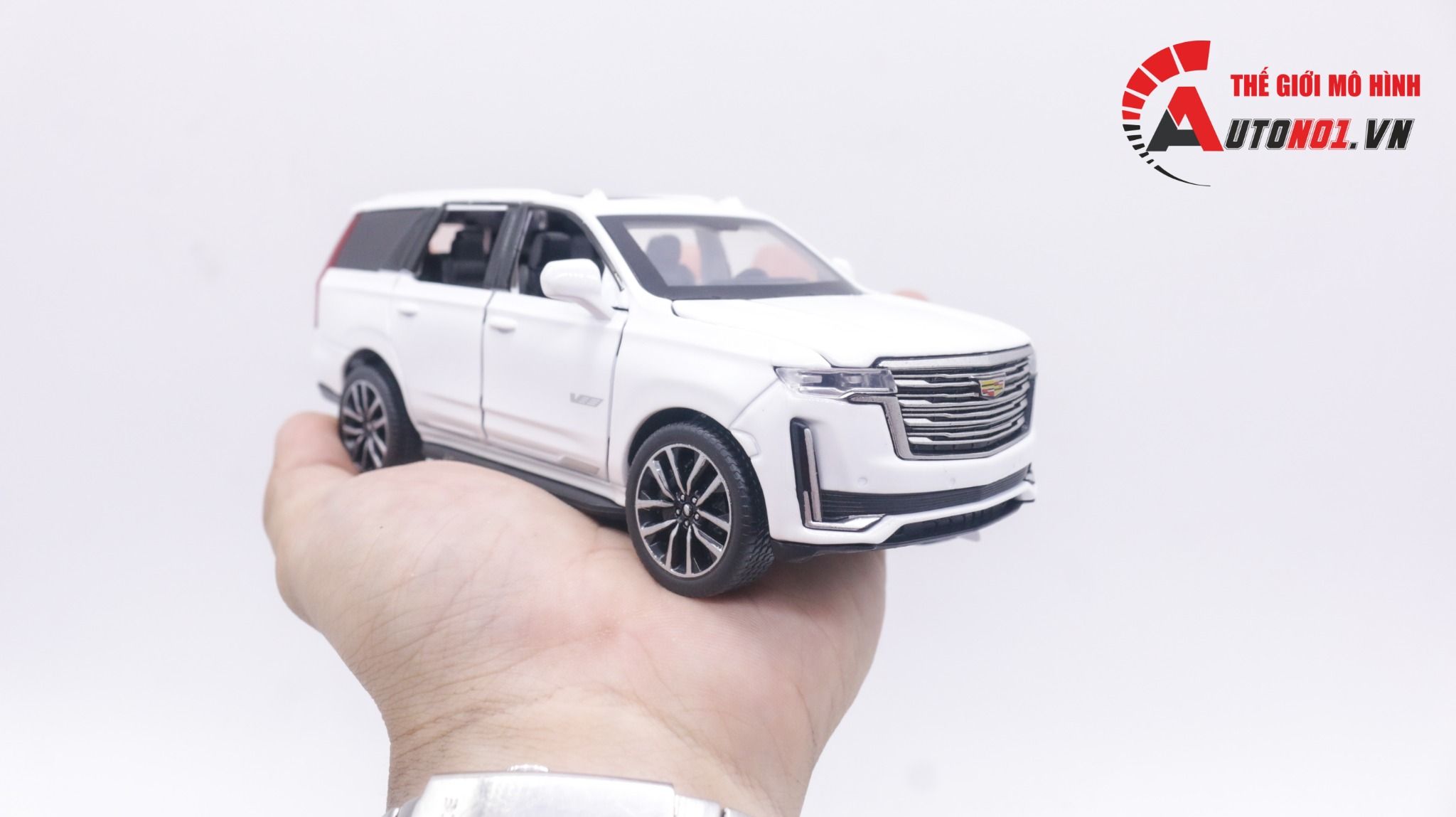 Mô hình xe ô tô Cadillac Escalade tỉ lệ 1:32 Alloy model OT052