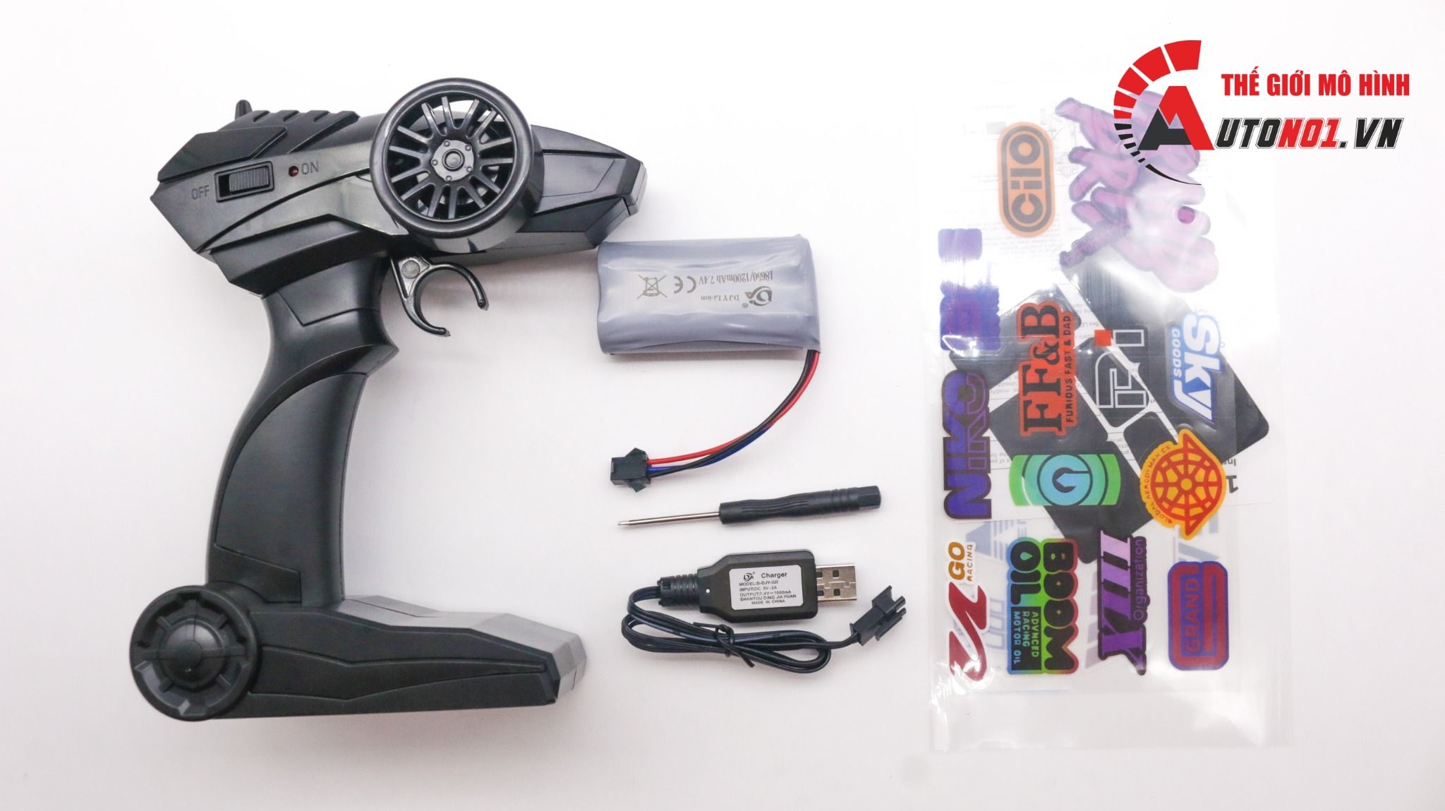 Mô hình xe điều khiển đầu kéo cứu hộ Optimus Prime J901 fire flames 20km/h tỉ lệ 1:16 deer man DK006