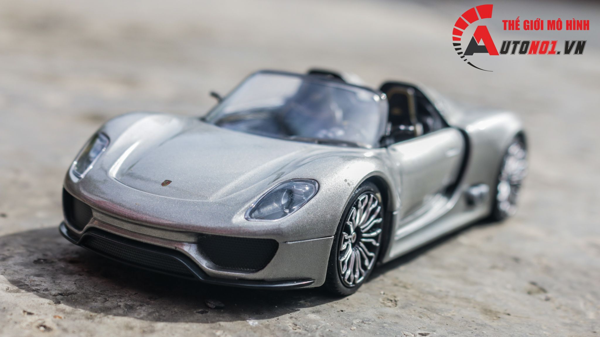 Mô hình xe Porsche 918 Spyder mở được 2 cửa 1:24 Welly OT558