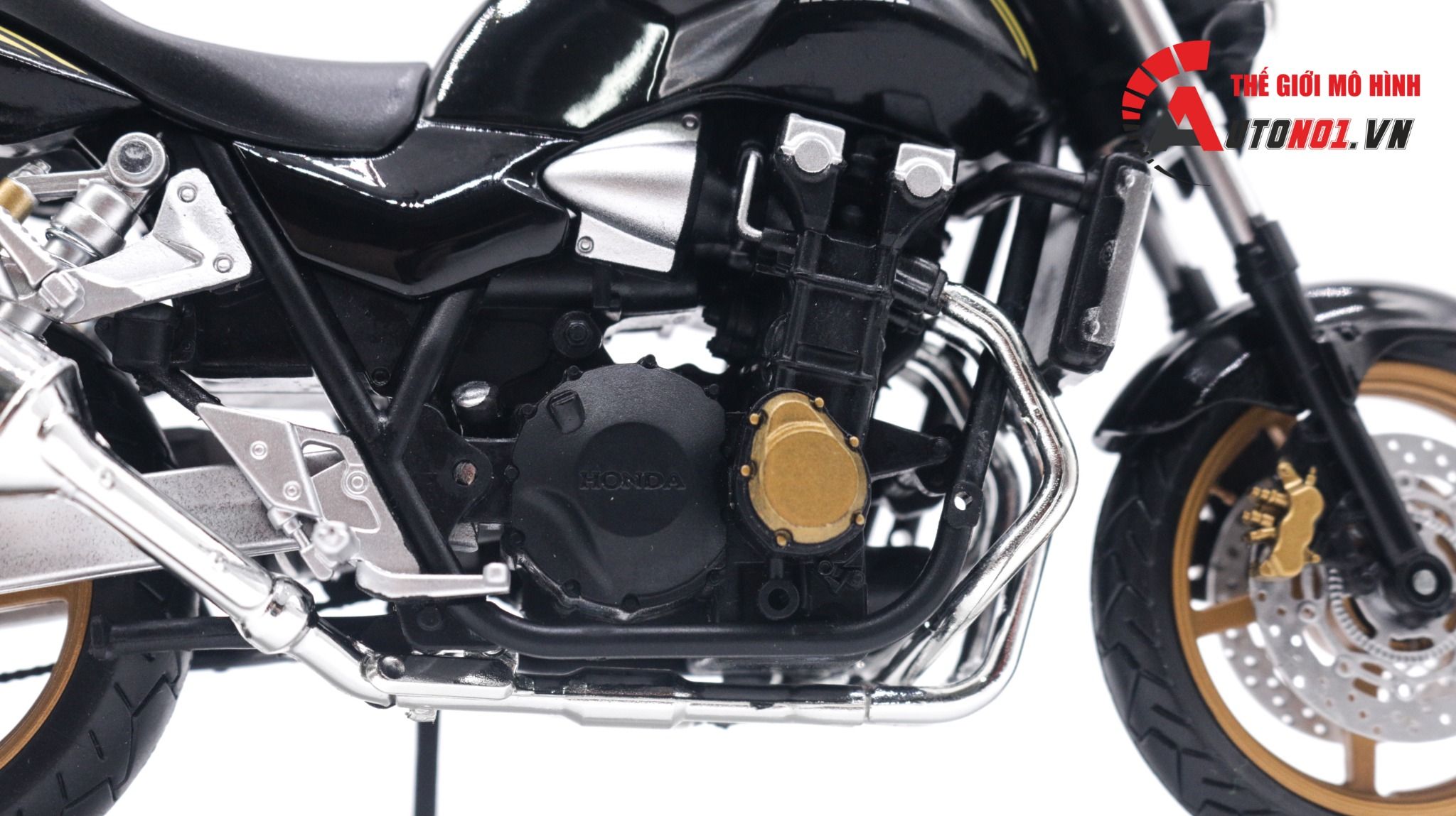 Mô hình xe Honda CB1300SF 1:12 Joycity/Automaxx 8154