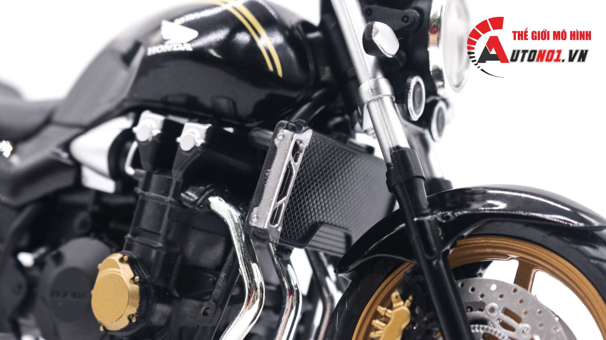 Mô hình xe Honda CB1300SF 1:12 Joycity/Automaxx 8154