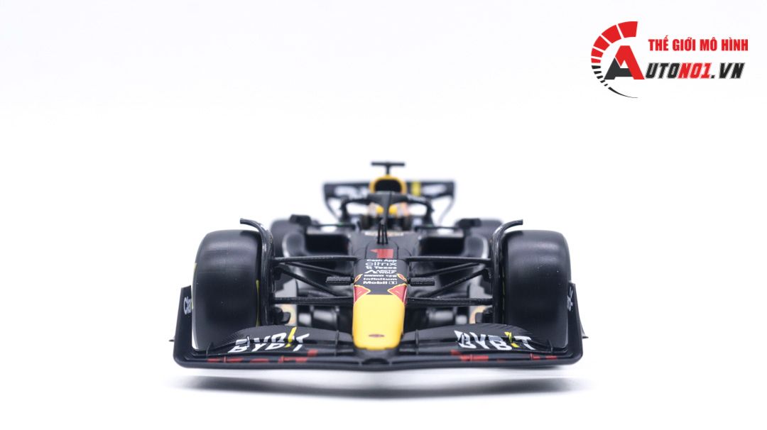  Mô hình xe đua F1 Oracle Red Bull racing 2022 RB18 hộp mica có figure 1:24 Bburago OT061 