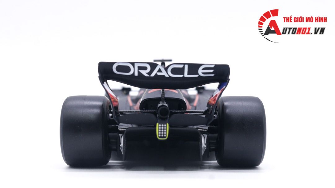  Mô hình xe đua F1 Oracle Red Bull racing 2022 RB18 hộp mica có figure 1:24 Bburago OT061 