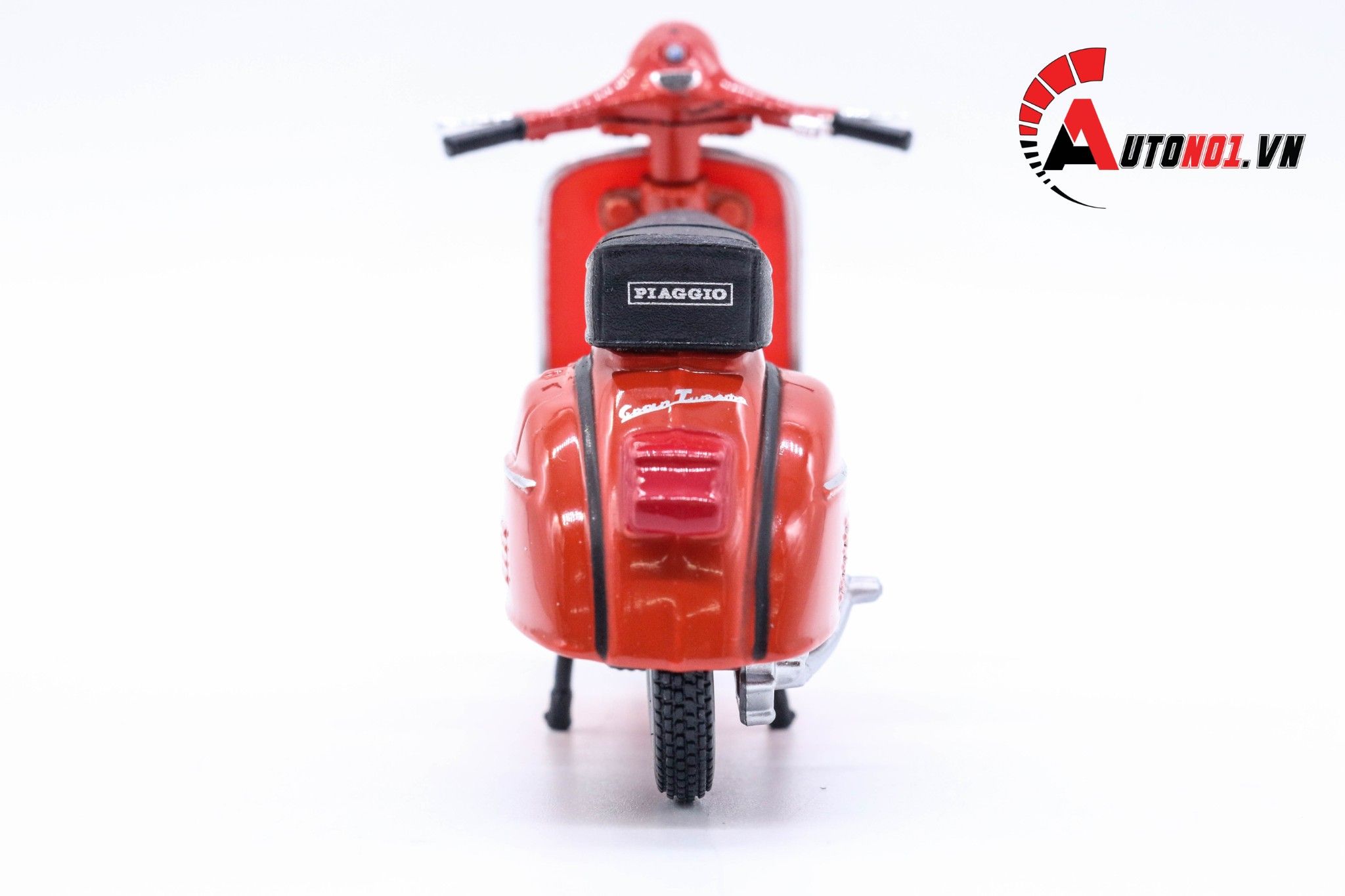 Mô hình xe Vespa gtr red 1968 1:18 Maisto 7070P