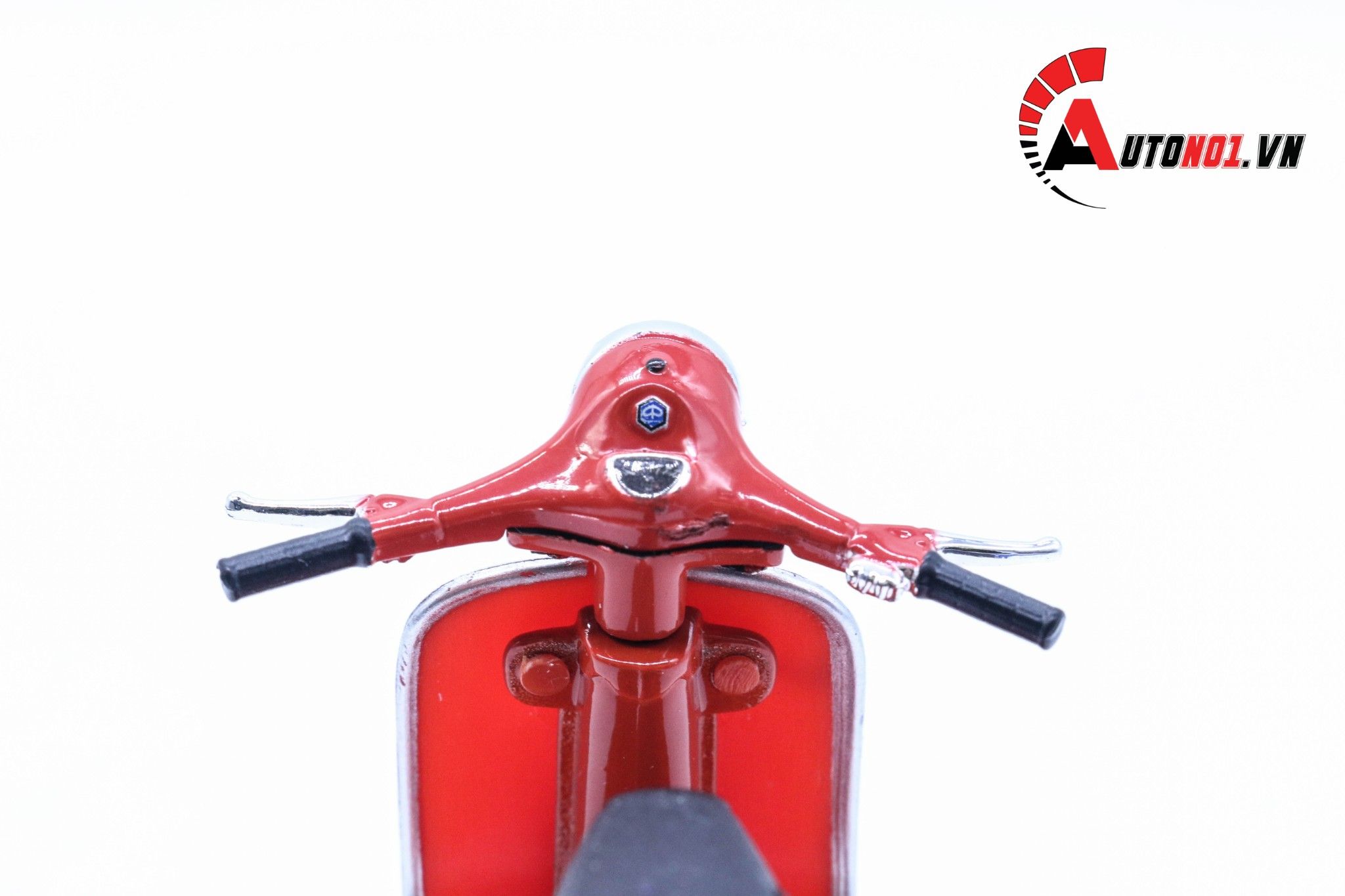 Mô hình xe Vespa gtr red 1968 1:18 Maisto 7070P