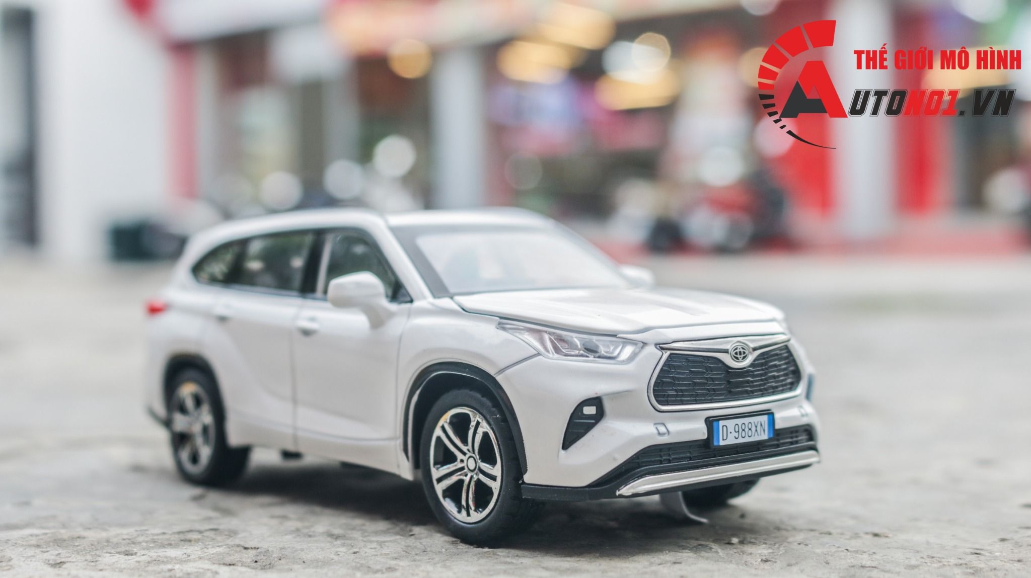 Mô hình xe Toyota Highlander full open tỉ lệ 1:32 Jiaye Model OT564