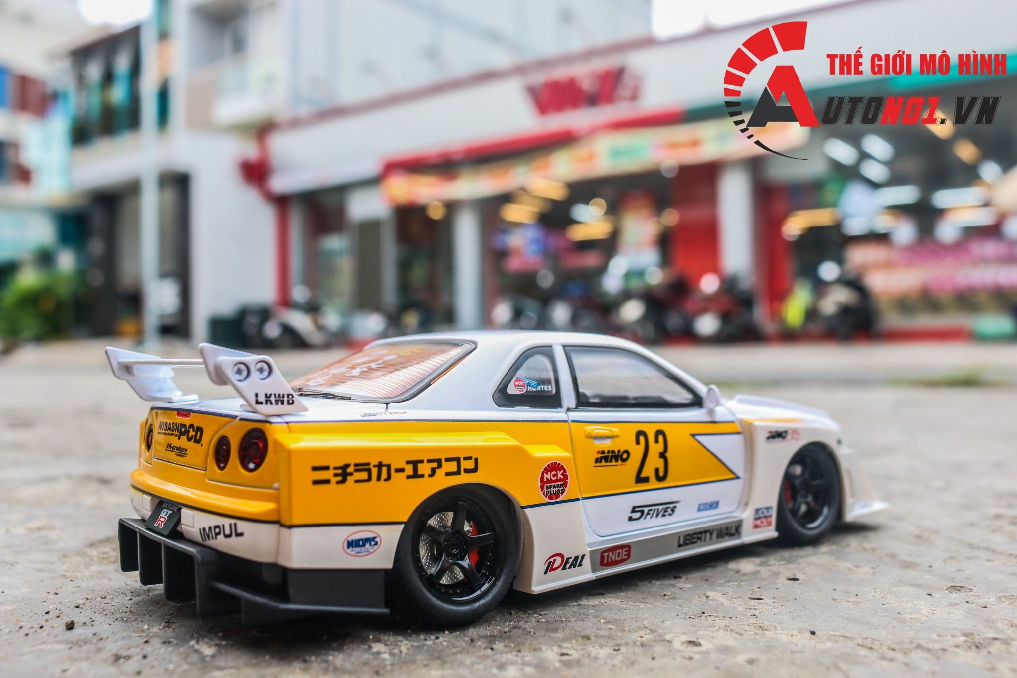 Mô hình xe Nissan S15 Skyline GTR LBWK full open - đánh lái - có đèn - âm thanh tỉ lệ 1:24 Jinlifang OT532