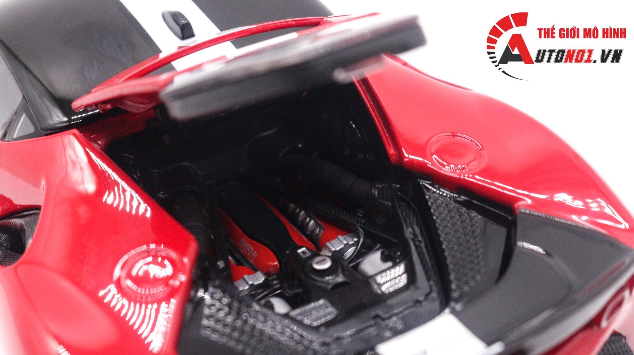 Mô hình xe Ferrari Sf90 Stradale Assetto Fiorano 1:18 Bburago 8129