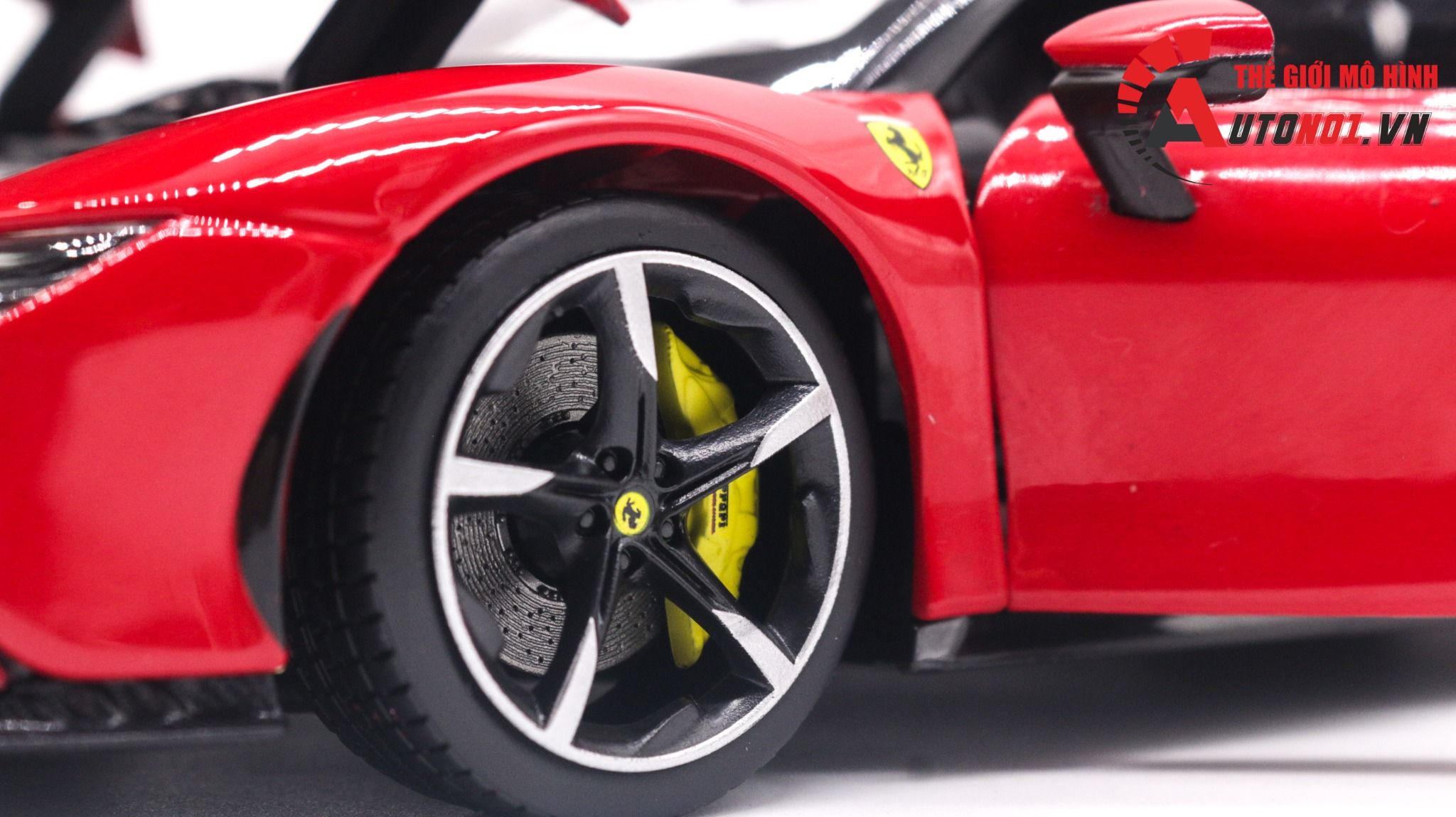 Mô hình xe Ferrari Sf90 Stradale Assetto Fiorano 1:18 Bburago 8129