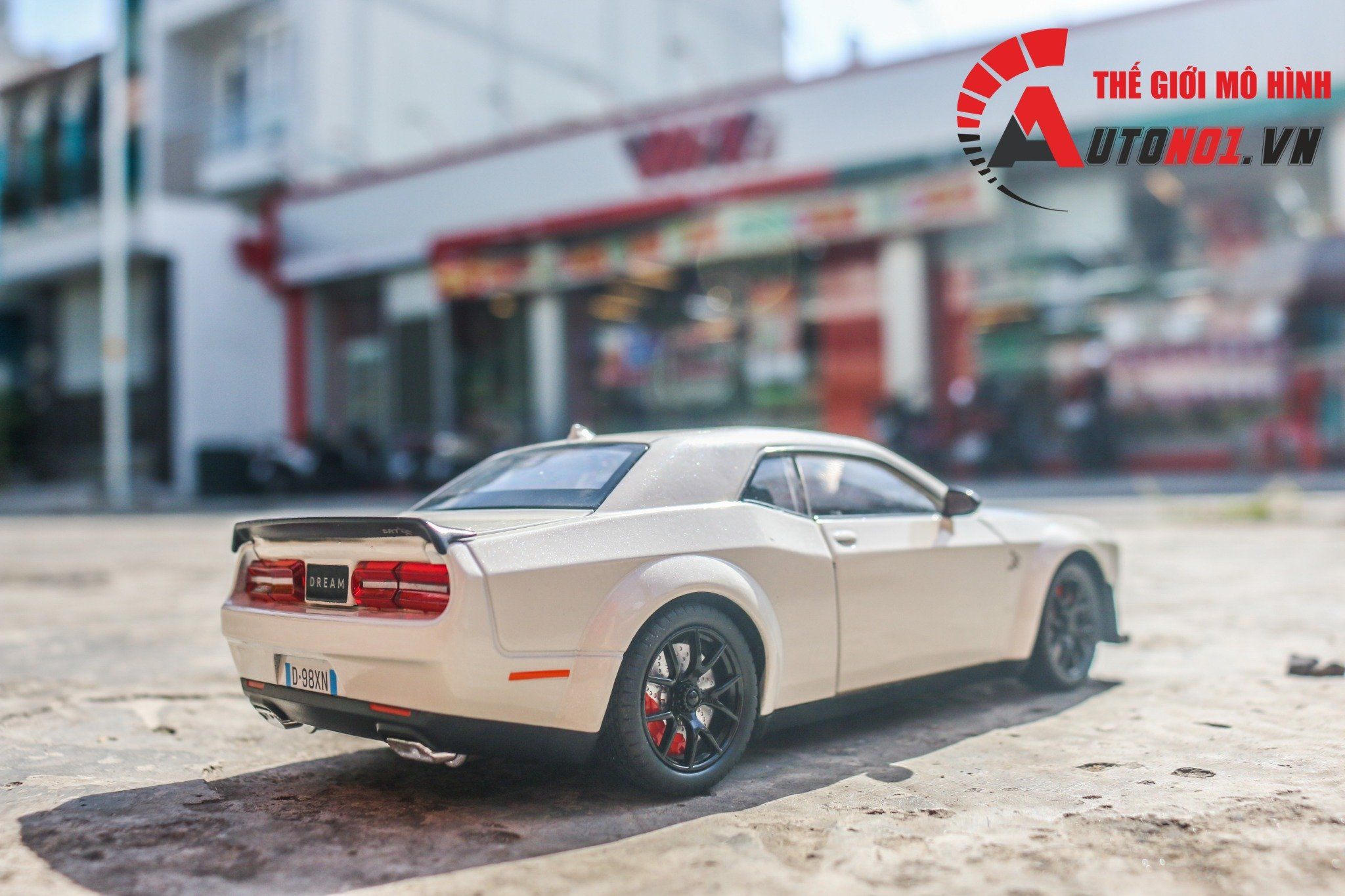 Mô hình xe Dodge Challenger SRT full open - có đèn - âm thanh tỉ lệ 1:24 Chezhi OT528