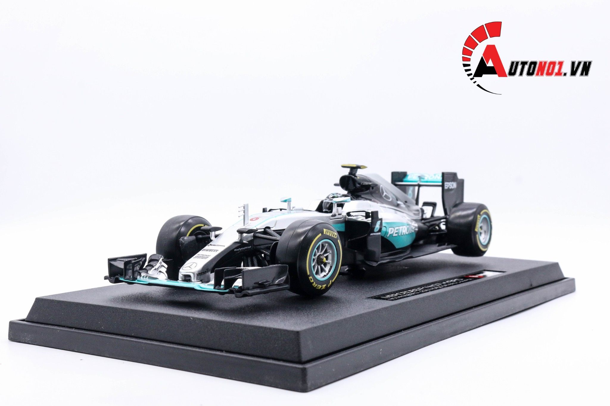 Mô hình xe F1 Mercedes AMG Petronas F1 W07 Hybrid 2016 world champion 1:18 Bburago 5212