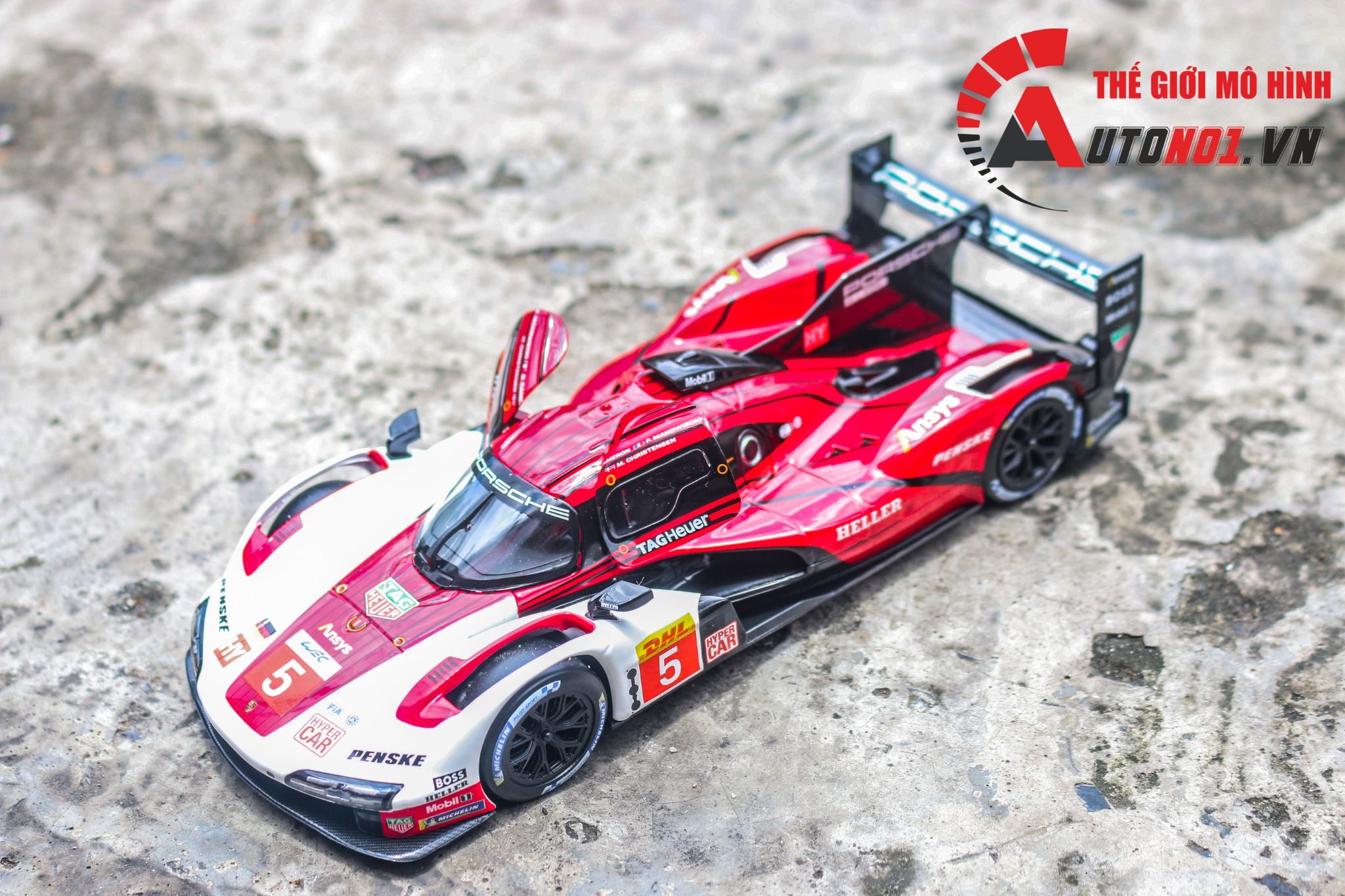 Mô hình xe Porsche 963 có đế 1:24 Bburago có bản quyền chính hãng 18-28022 OT419