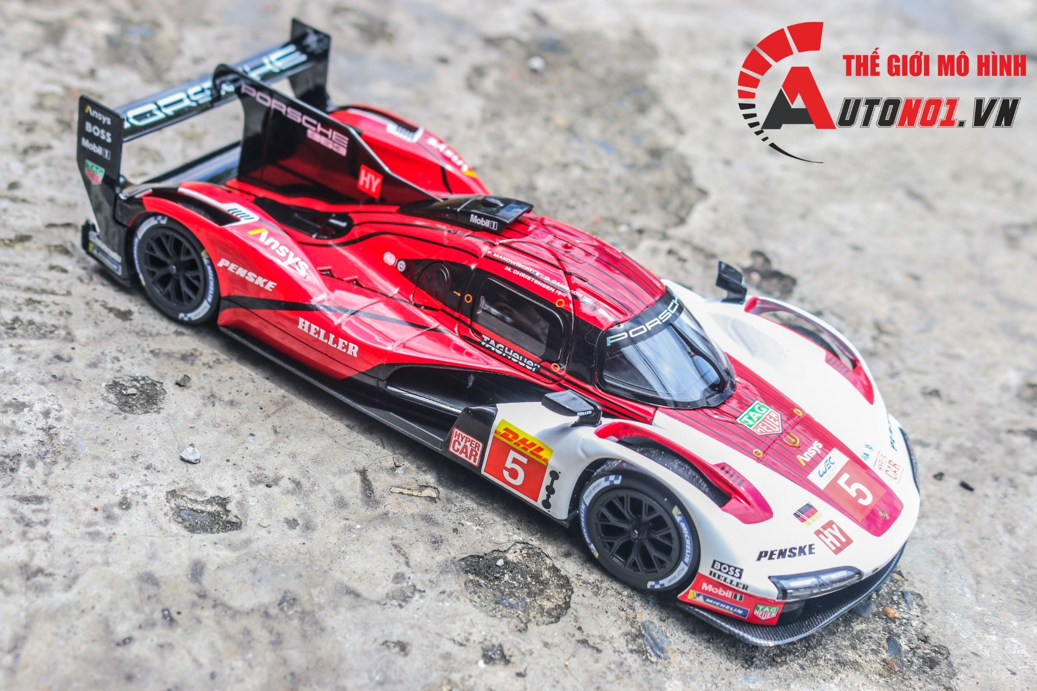 Mô hình xe Porsche 963 có đế 1:24 Bburago có bản quyền chính hãng 18-28022 OT419