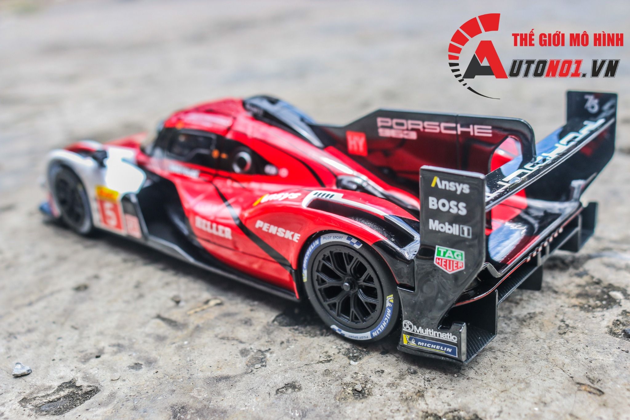Mô hình xe Porsche 963 có đế 1:24 Bburago có bản quyền chính hãng 18-28022 OT419