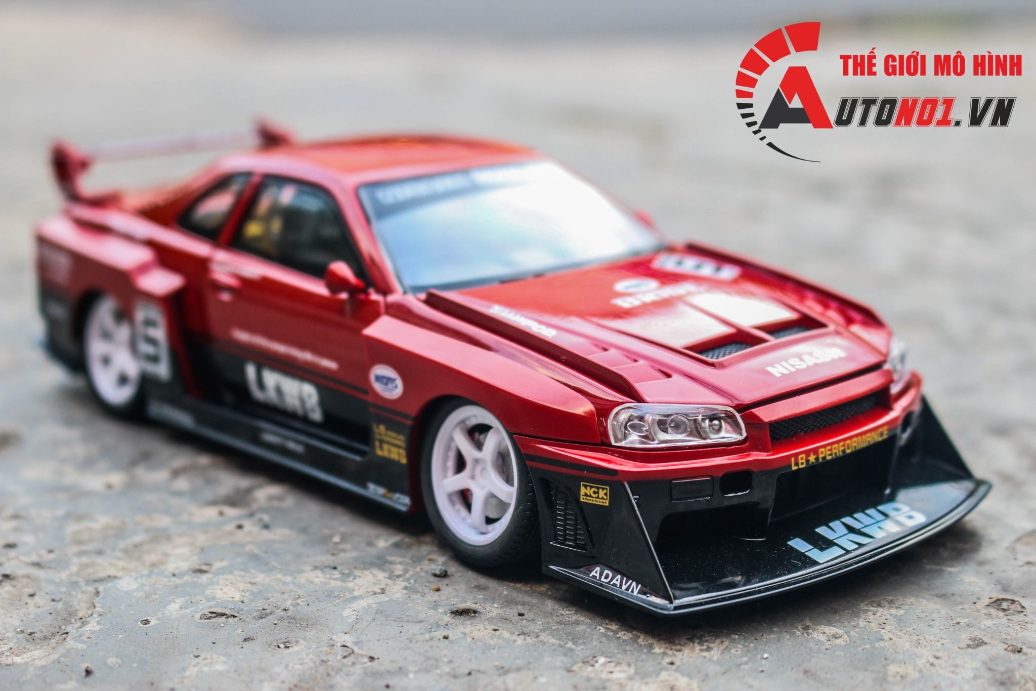 Mô hình xe Nissan S15 Skyline GTR LBWK full open - đánh lái - có đèn - âm thanh tỉ lệ 1:24 Jinlifang OT532