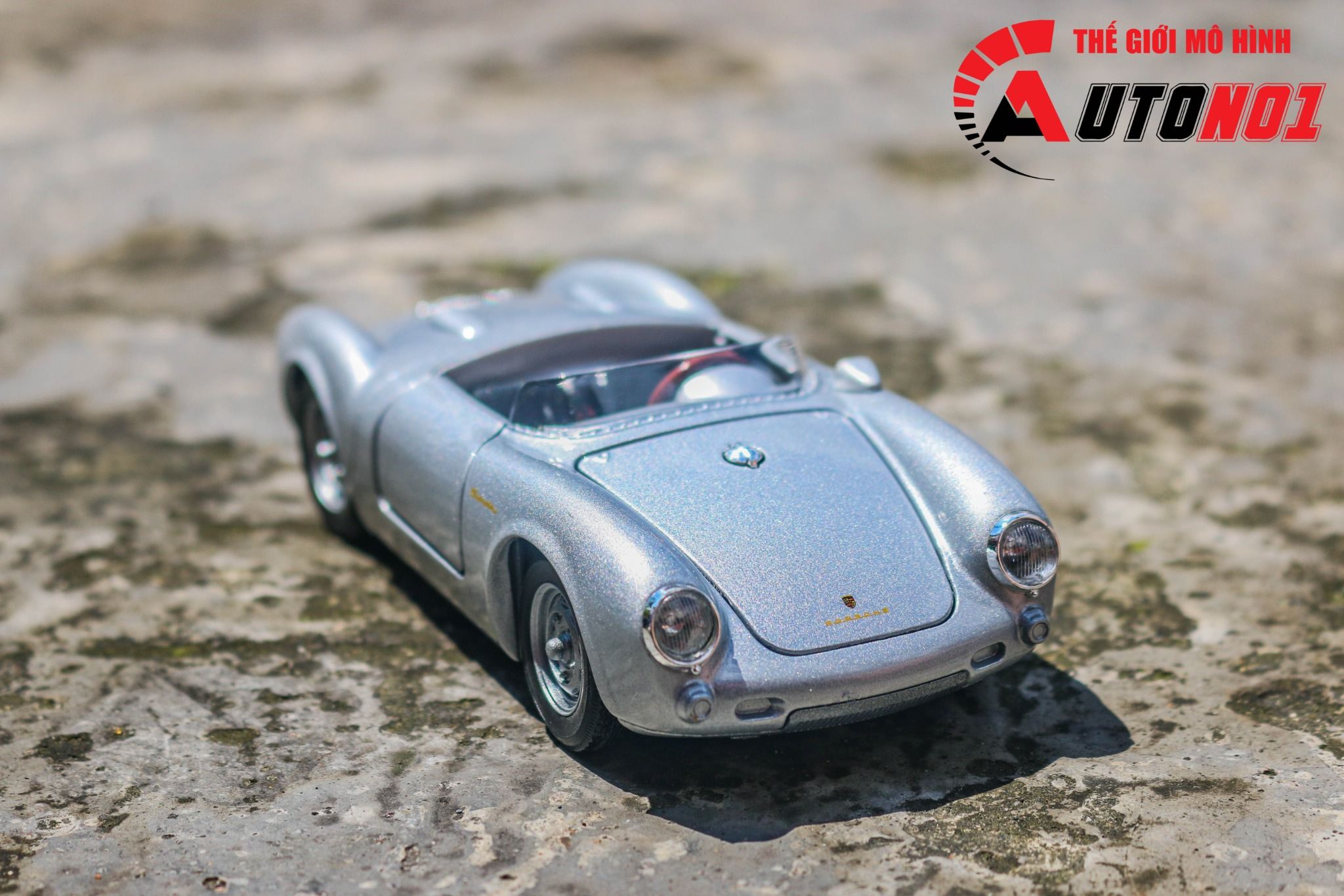 Mô hình xe Porsche 550 Spyder mui trần Welly tỉ lệ 1:24 OT24042