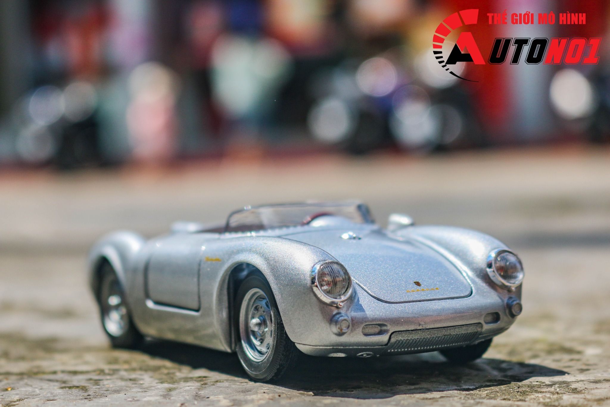 Mô hình xe Porsche 550 Spyder mui trần Welly tỉ lệ 1:24 OT24042